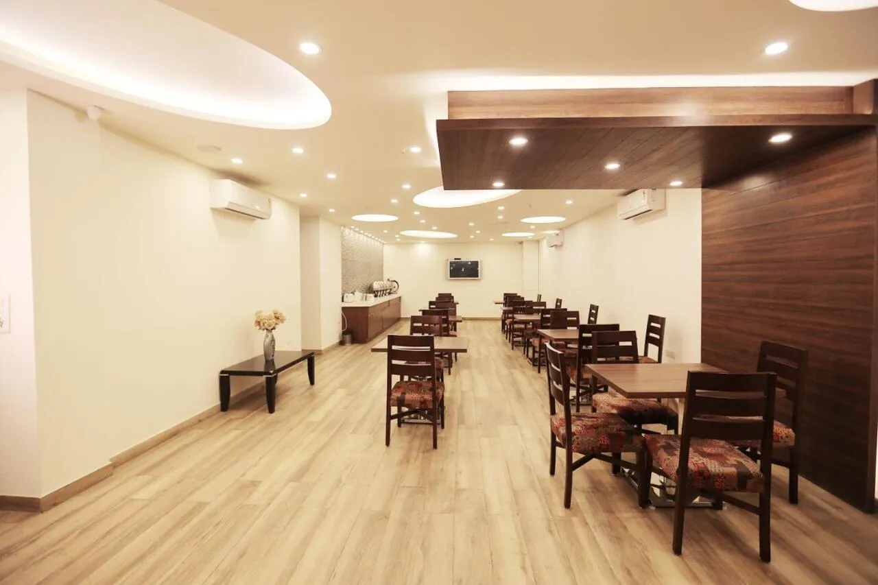 Restaurant/places to eat in Pals Inn