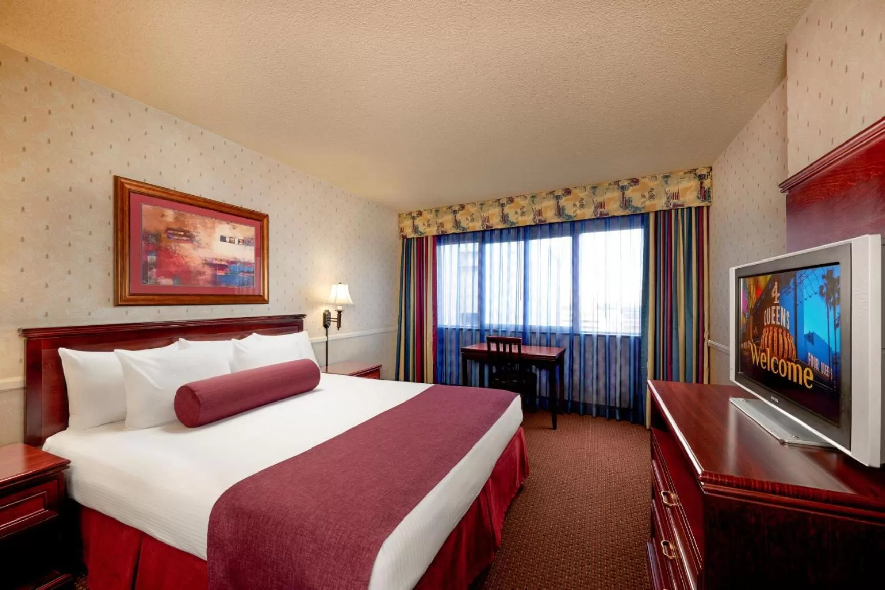 Bedroom, Bed in Four Queens Hotel and Casino