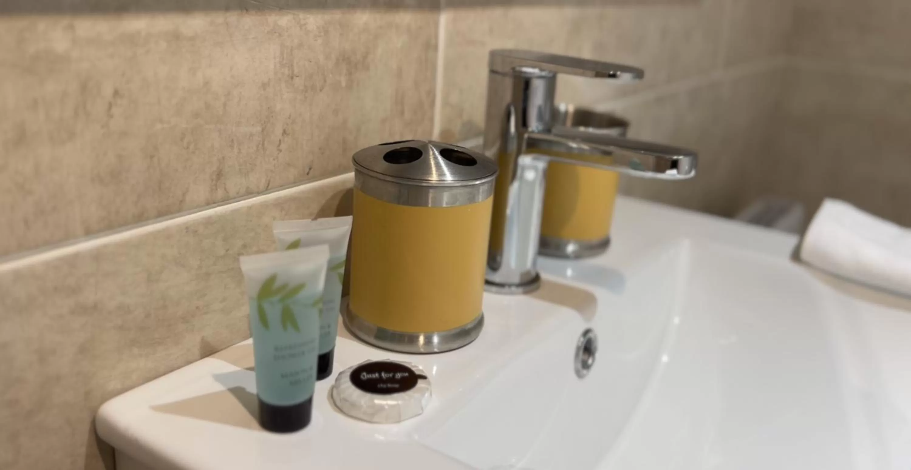 Toilet in Tumbleweed Cottage