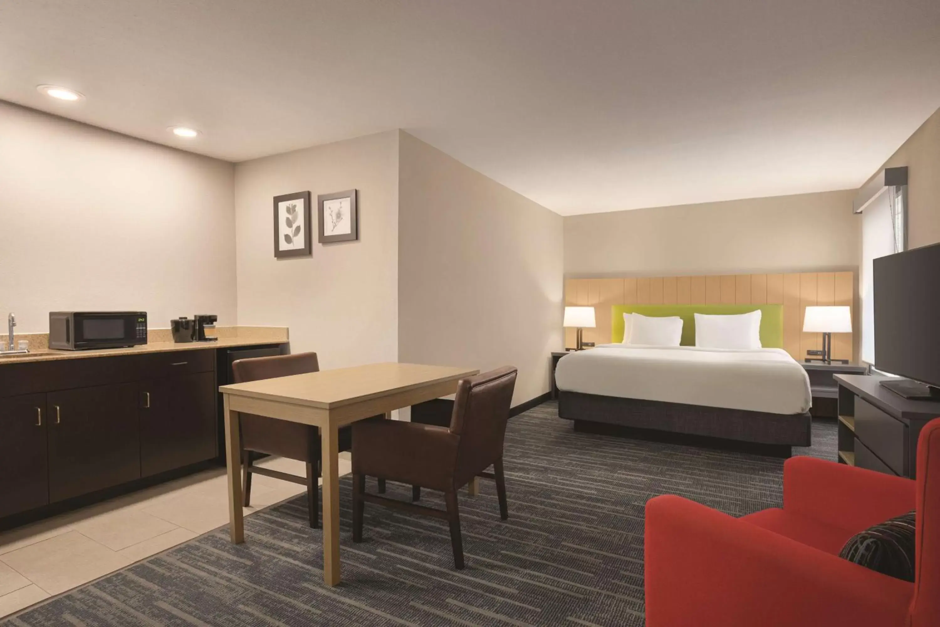 King Suite with Whirlpool in Country Inn & Suites by Radisson, Dunn, NC King Suite with Whirlpool in Country Inn & Suites by Radisson, Dunn, NC