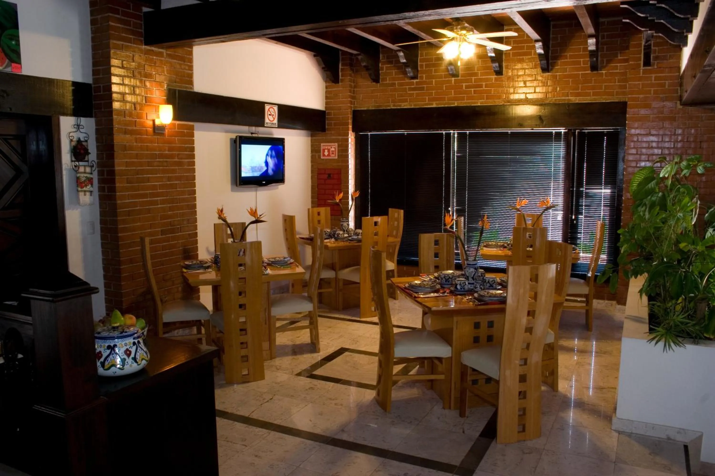 Restaurant/places to eat in La Capilla Hotel Boutique