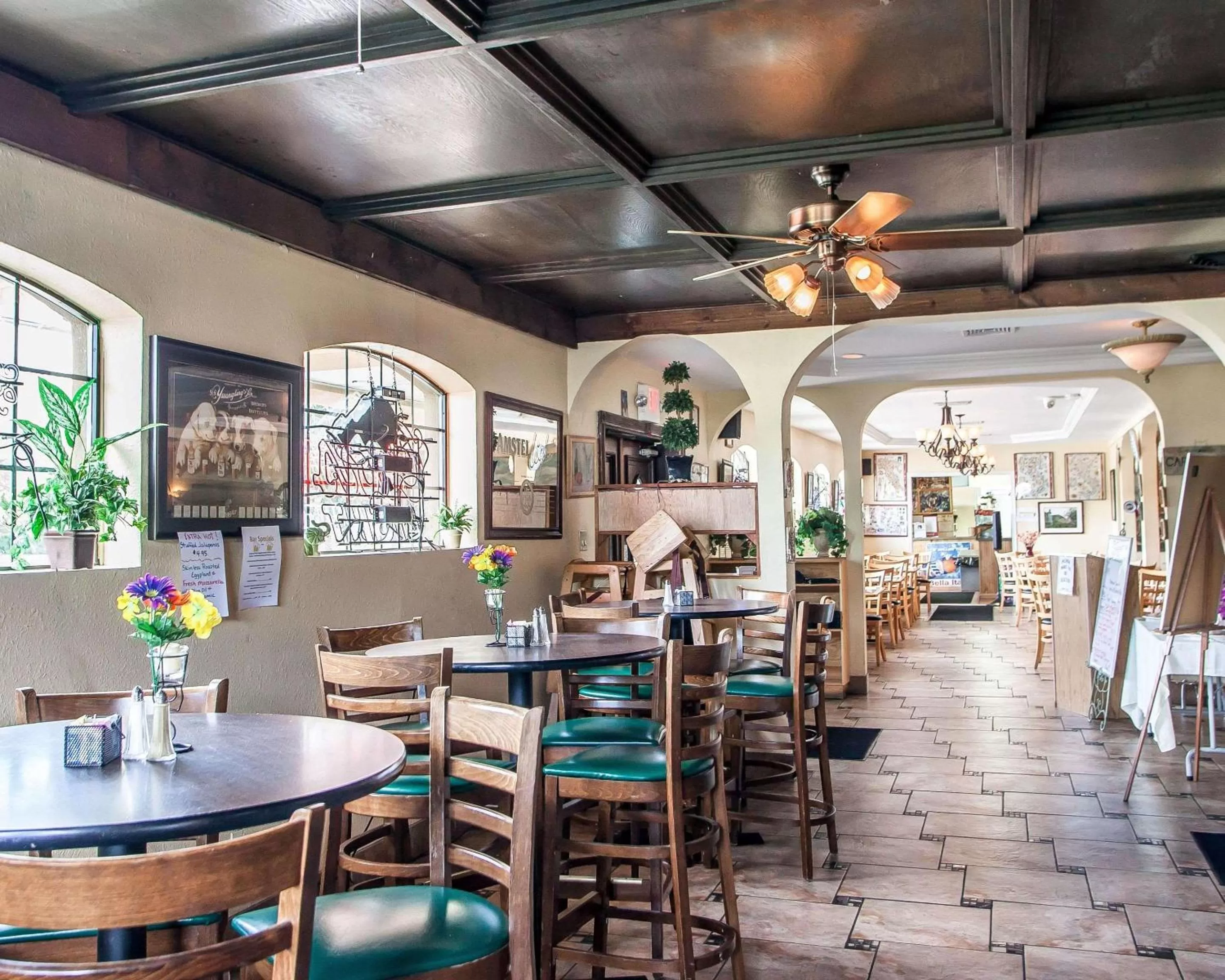 Lounge or bar in Econo Lodge Newton