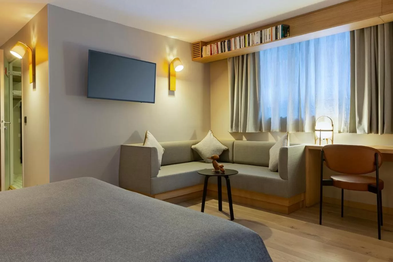 Photo of the whole room, Bed in Heliopic Hotel & Spa