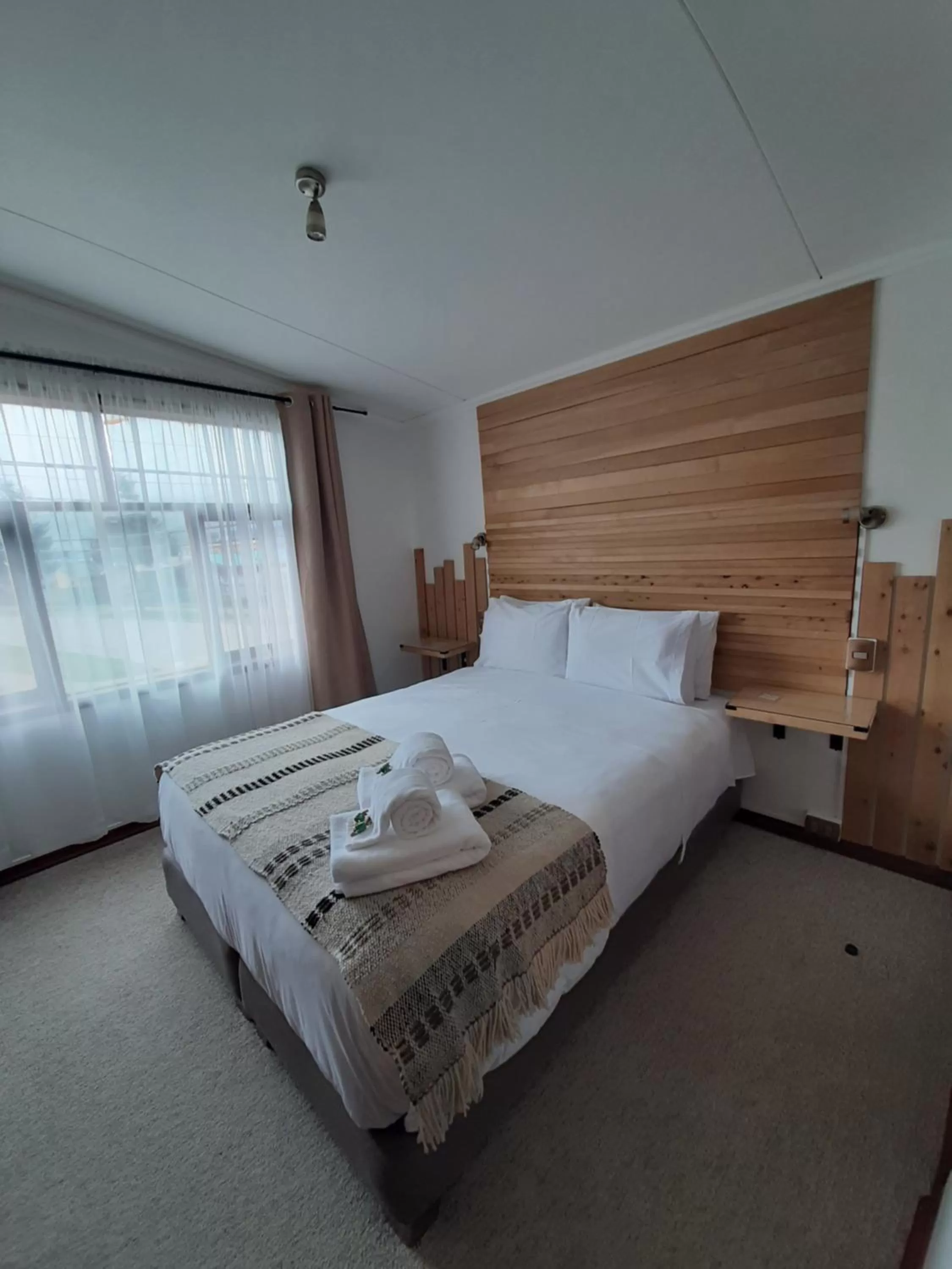 Bedroom, Bed in Hotel Tehuelche Natura