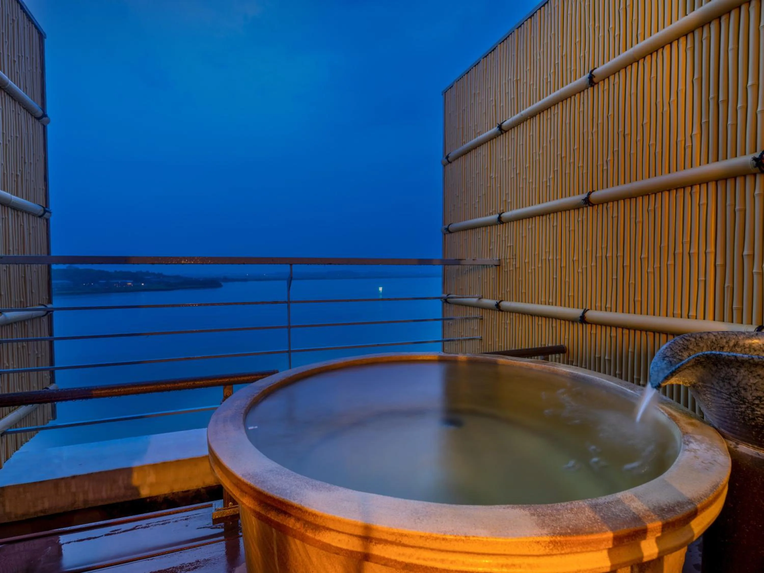 Open Air Bath in APA Hotel & Resort Kaga Katayamazu Onsen Kasuikyo
