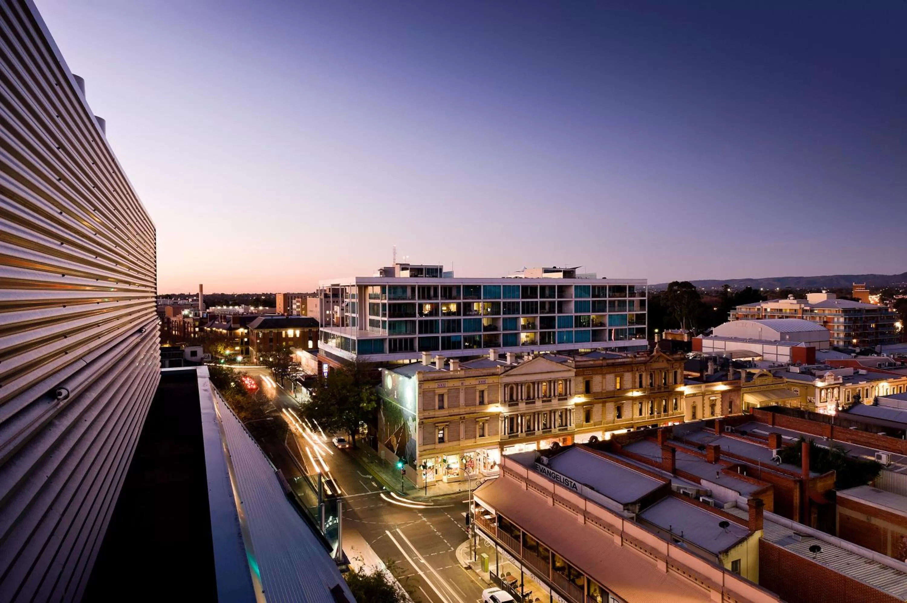 Area and facilities in Majestic Roof Garden Hotel