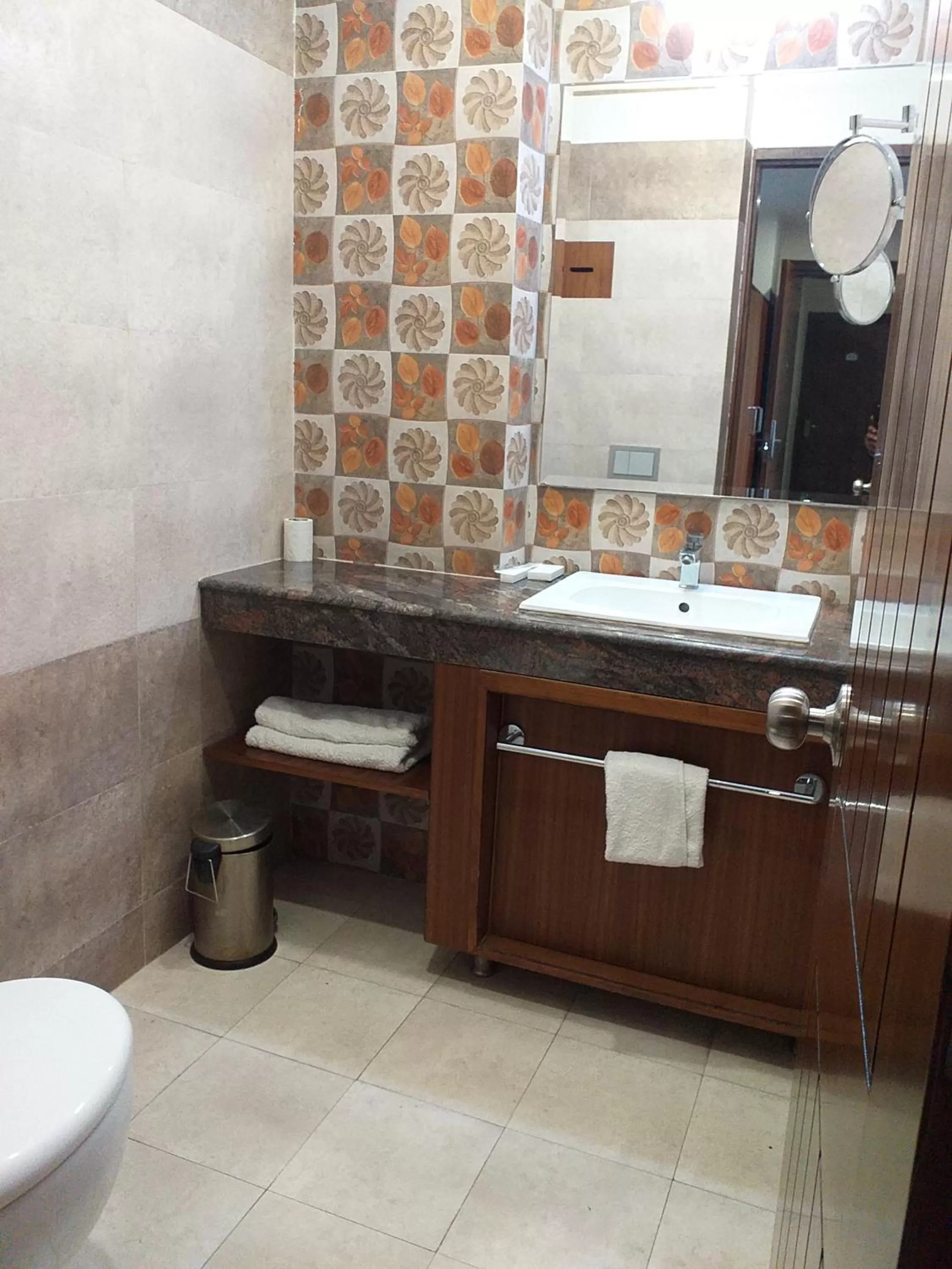 Bathroom in Grand Hotel Nawanshahr