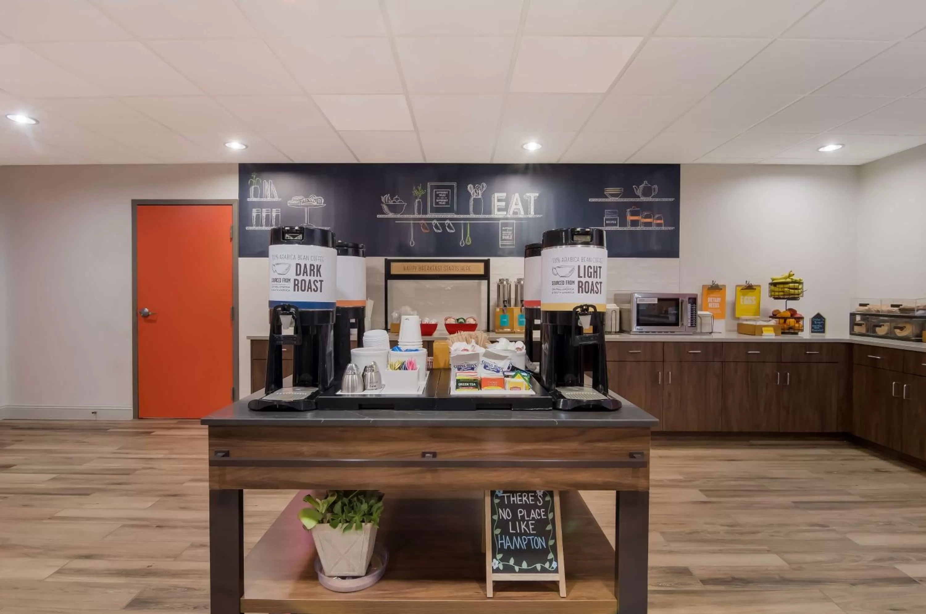 Breakfast in Hampton Inn Wilson Downtown