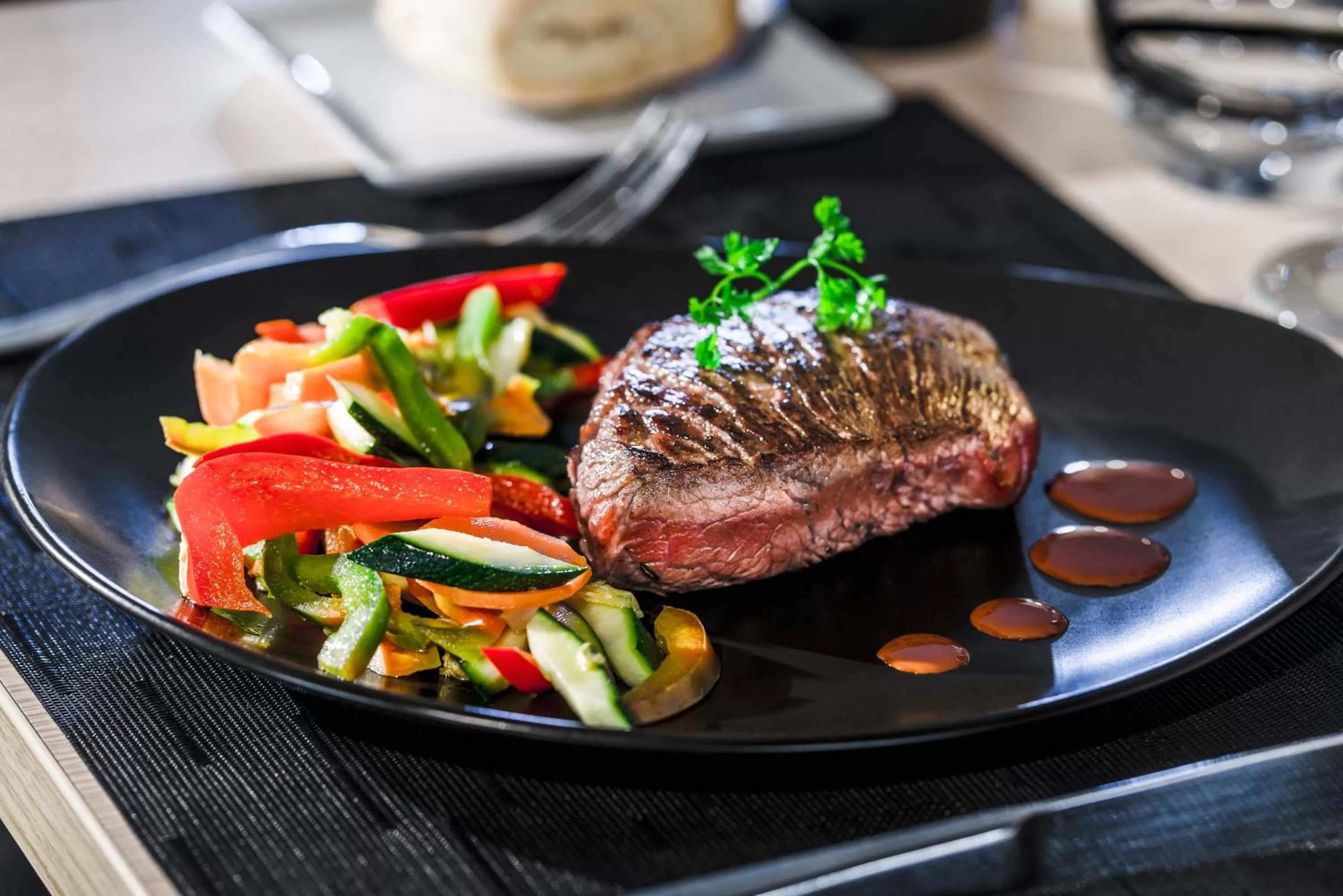 Restaurant/places to eat in Holiday Inn Toulouse Airport by IHG