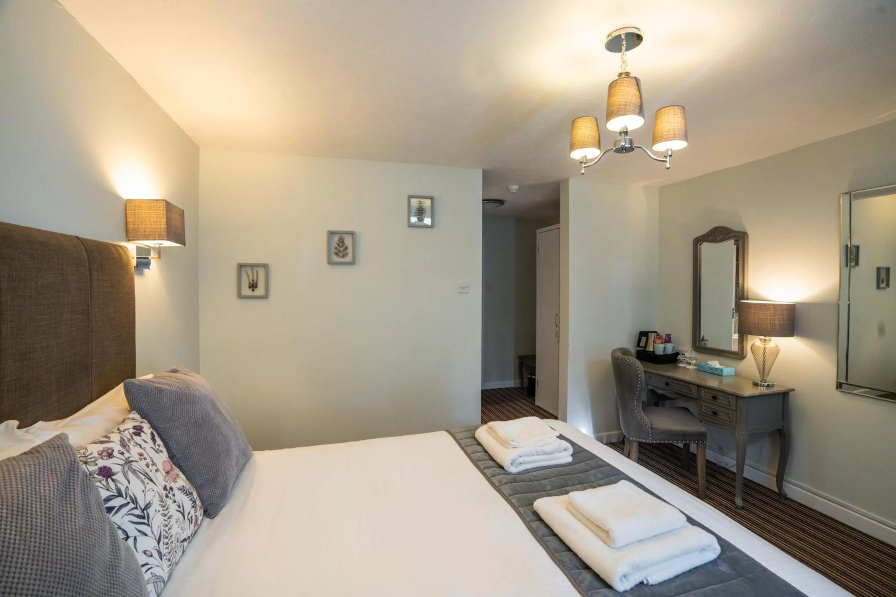 Bed in White Lion Hotel