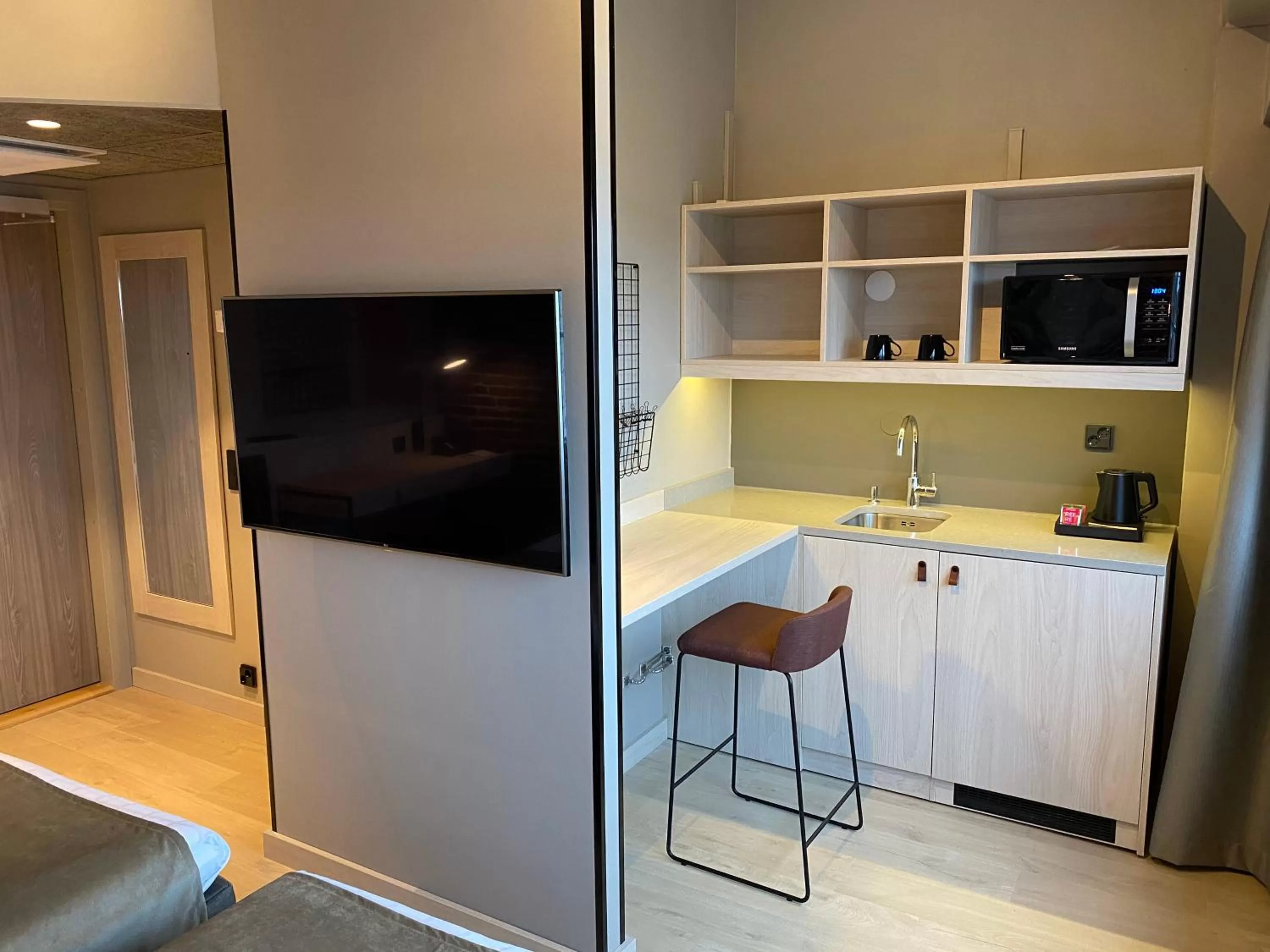 Kitchen or kitchenette in Skyline Airport Hotel