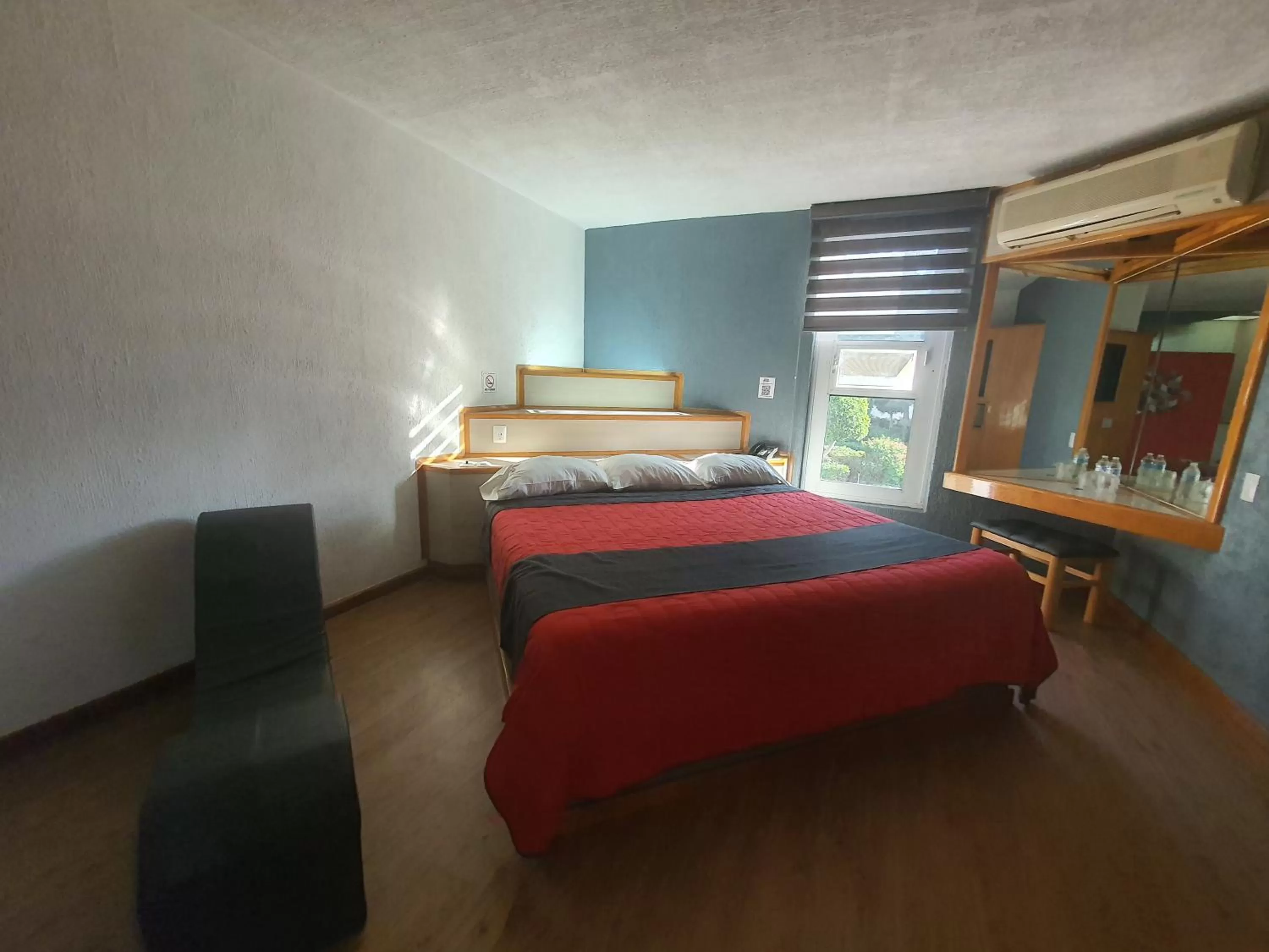 Bed in Hotel Alcampo