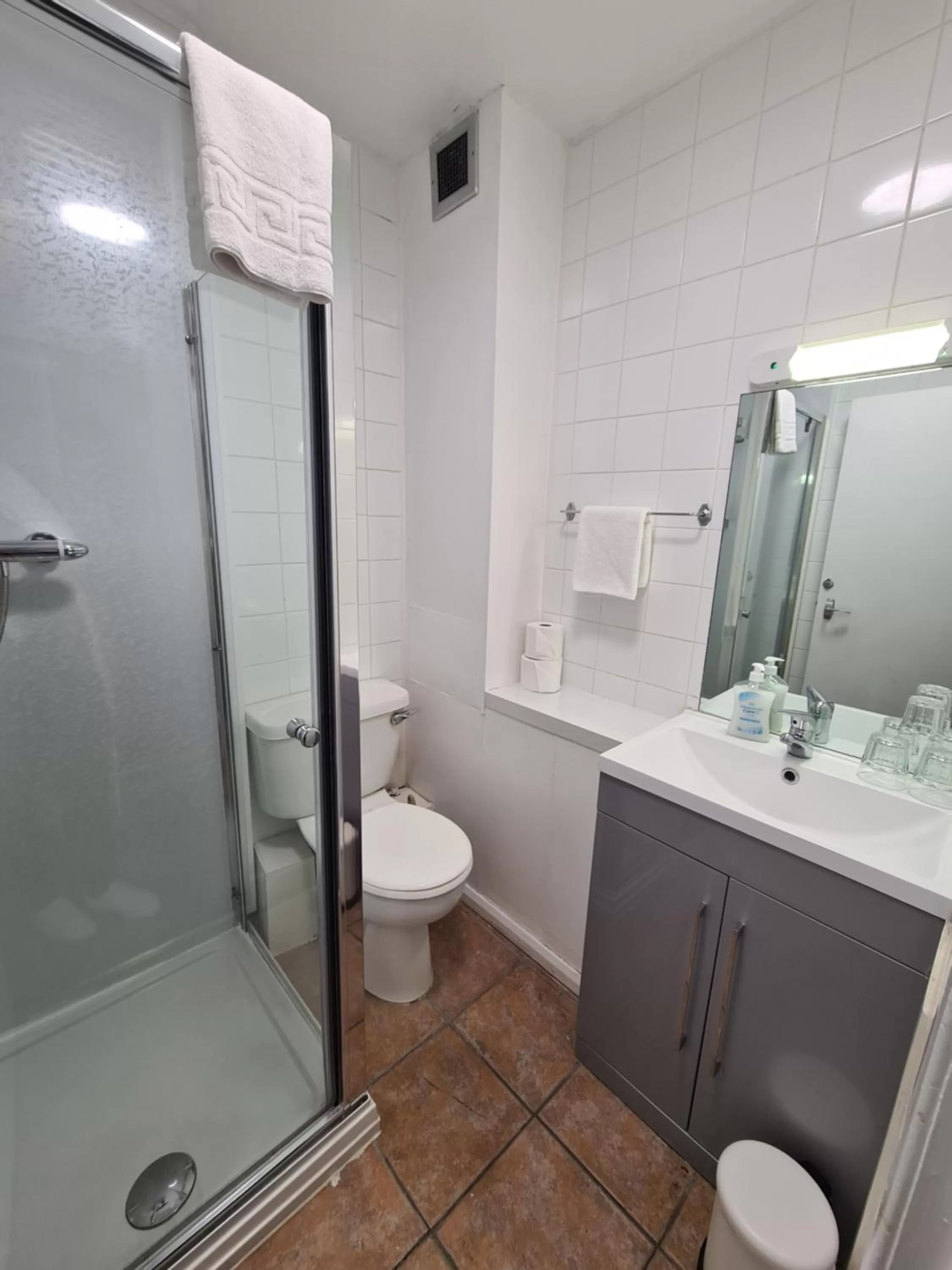 Shower in Northumberland Hotel