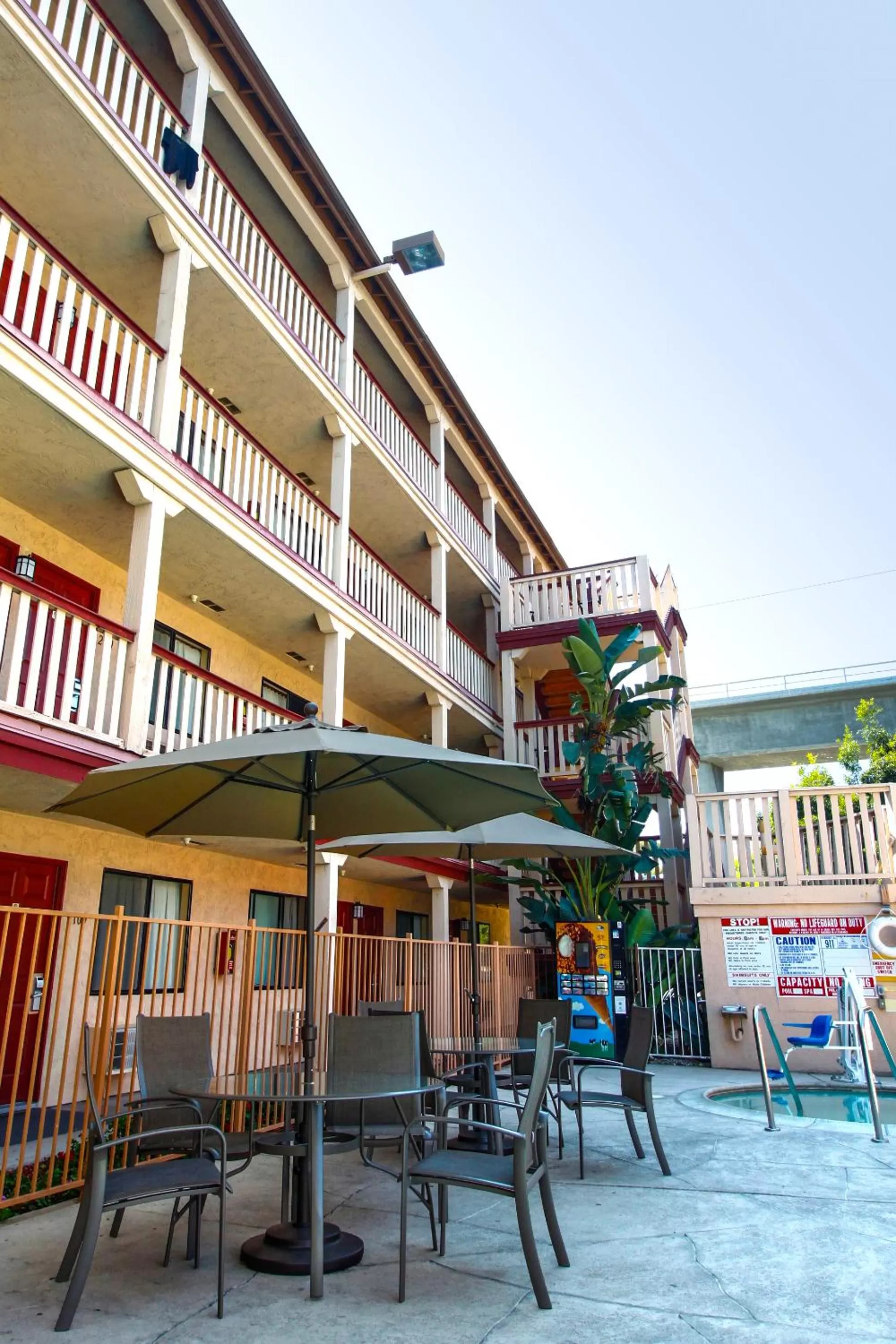 Patio in Heritage Inn La Mesa