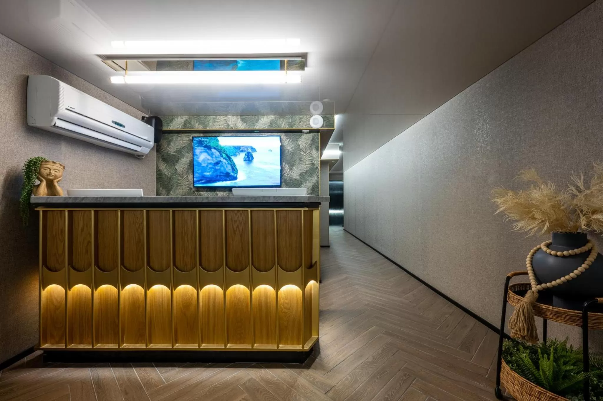 Seating area in Crowne Plaza Tel Aviv Beach by IHG