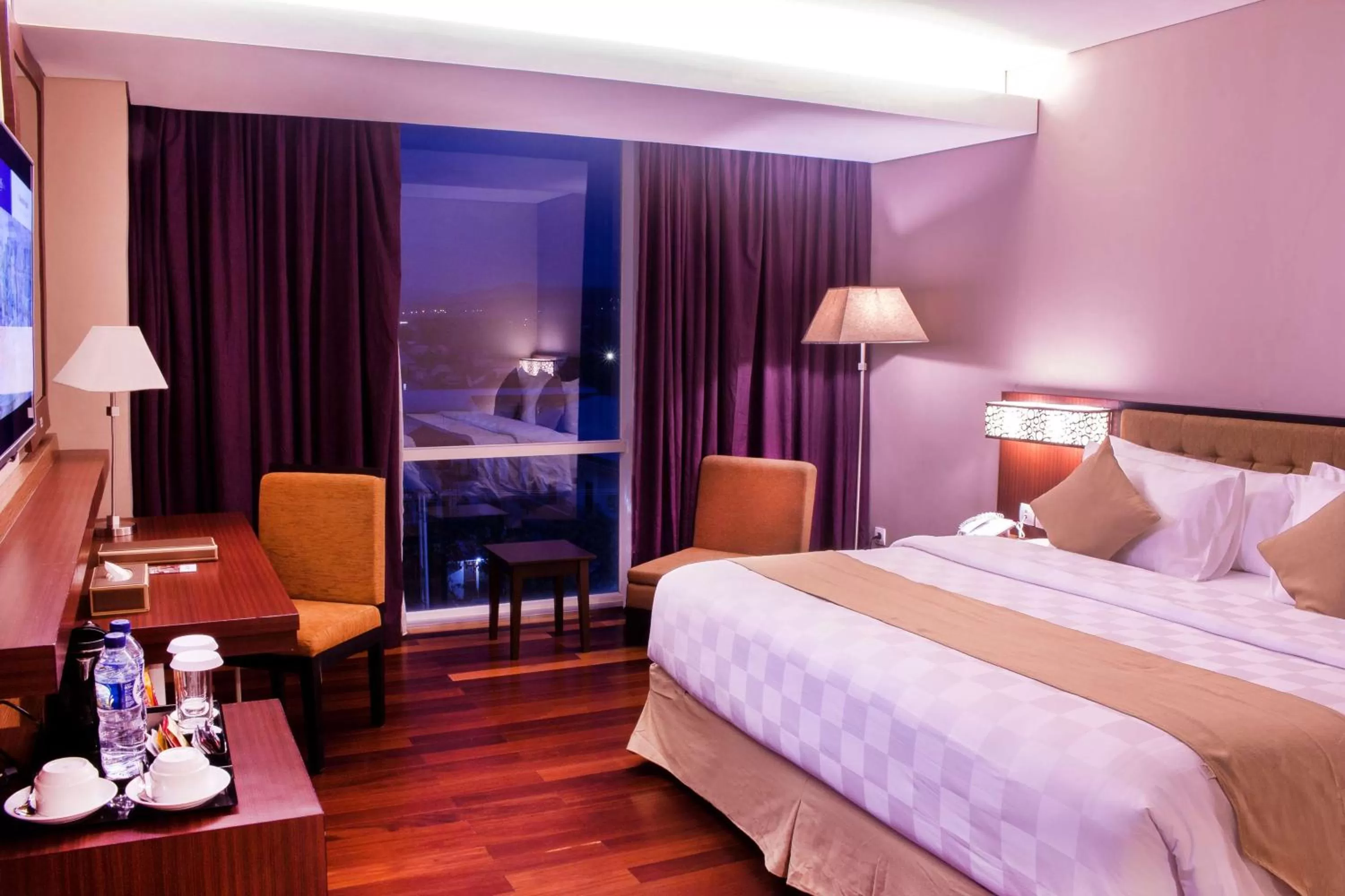 Junior King Suite with City View – Non-Smoking in Best Western Plus Coco Palu