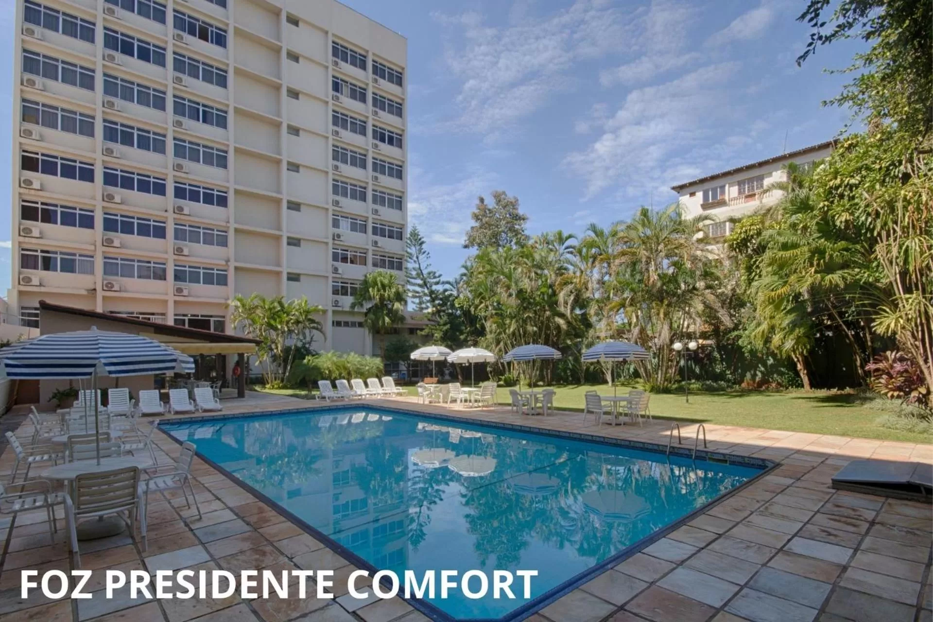 Property building in Foz Presidente Comfort Hotel