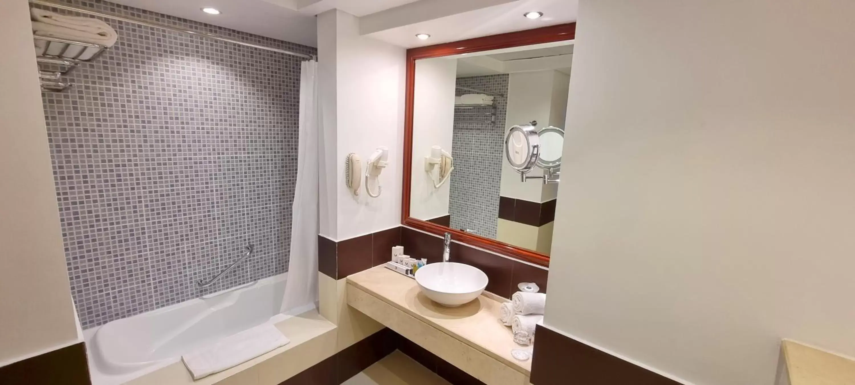 Executive One Bedroom Suite - Complimentary Transfer to Bluewater Island and JBR in MD Hotel By Gewan Executive One Bedroom Suite - Complimentary Transfer to Bluewater Island and JBR in MD Hotel By Gewan