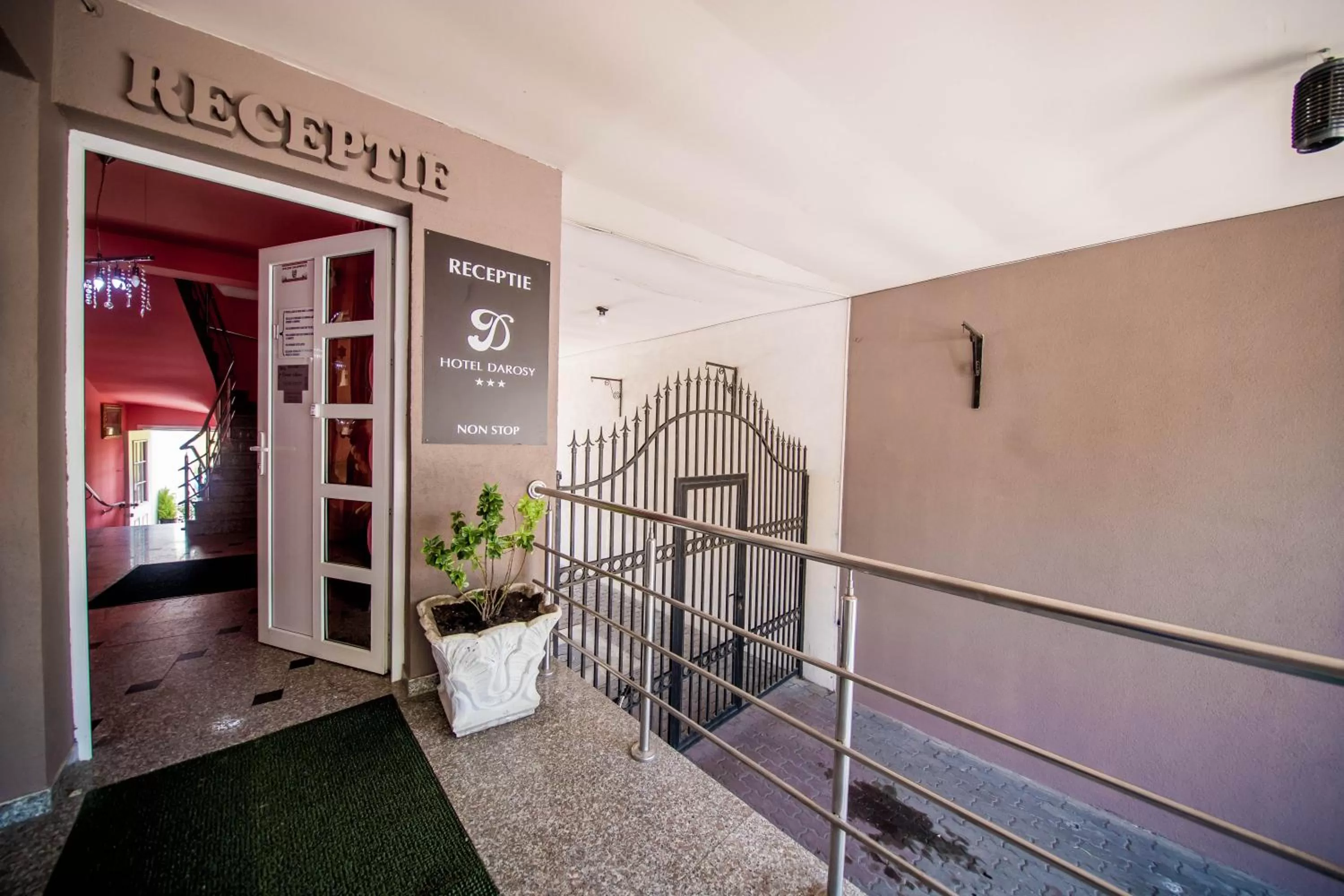 Property building in Hotel Darosy