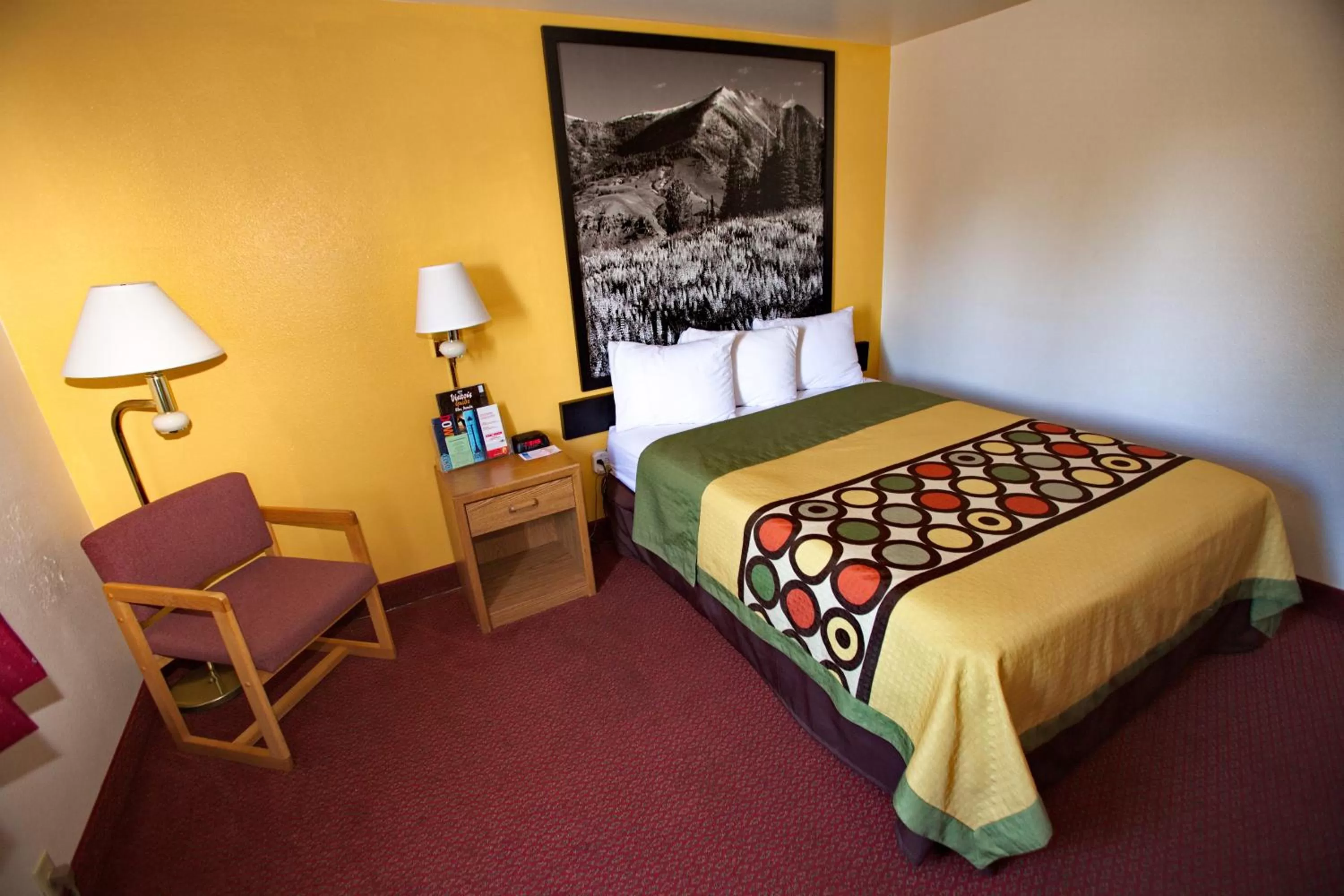 Decorative detail, Bed in Super 8 by Wyndham Elko