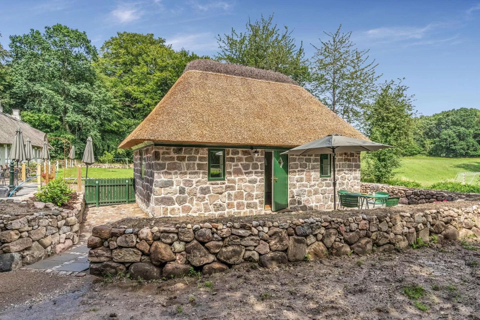 Property building in Hørhavegården B&B