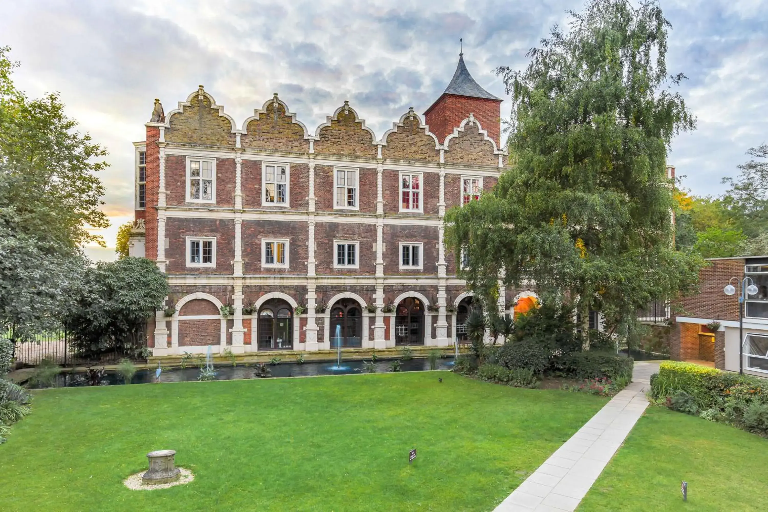 Safestay London Kensington Holland Park Safestay London Kensington Holland Park