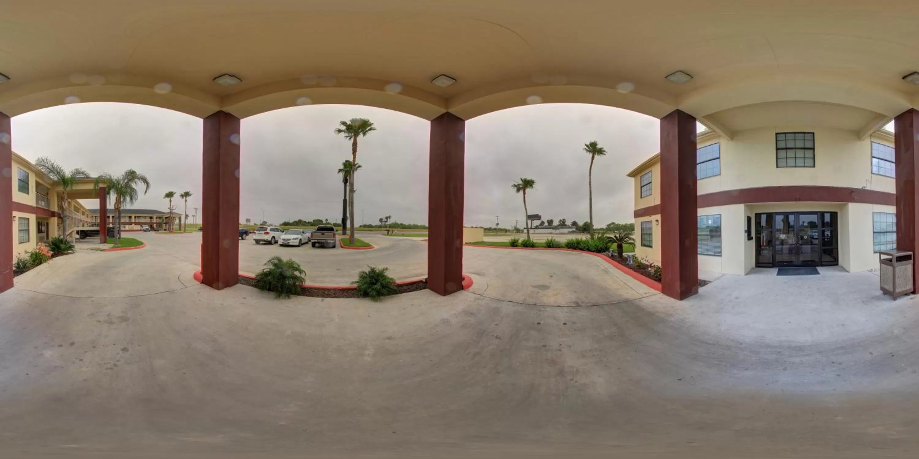 Deluxe Inn and Suites