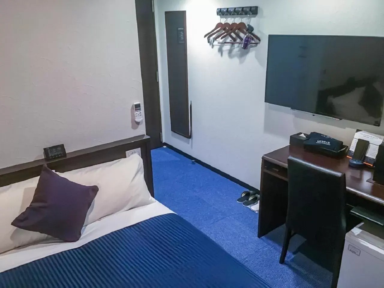 Double Room with Small Double Bed - Smoking in HOTEL LiVEMAX Yokkaichi Ekimae Double Room with Small Double Bed - Smoking in HOTEL LiVEMAX Yokkaichi Ekimae