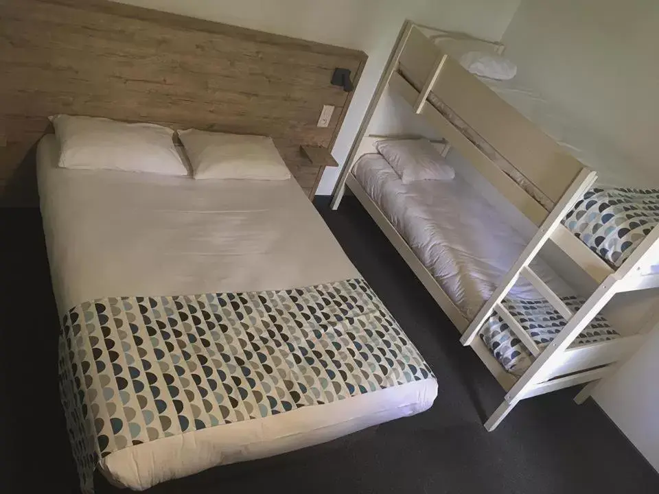 Family Room in my HOTEL Bordeaux Family Room in my HOTEL Bordeaux