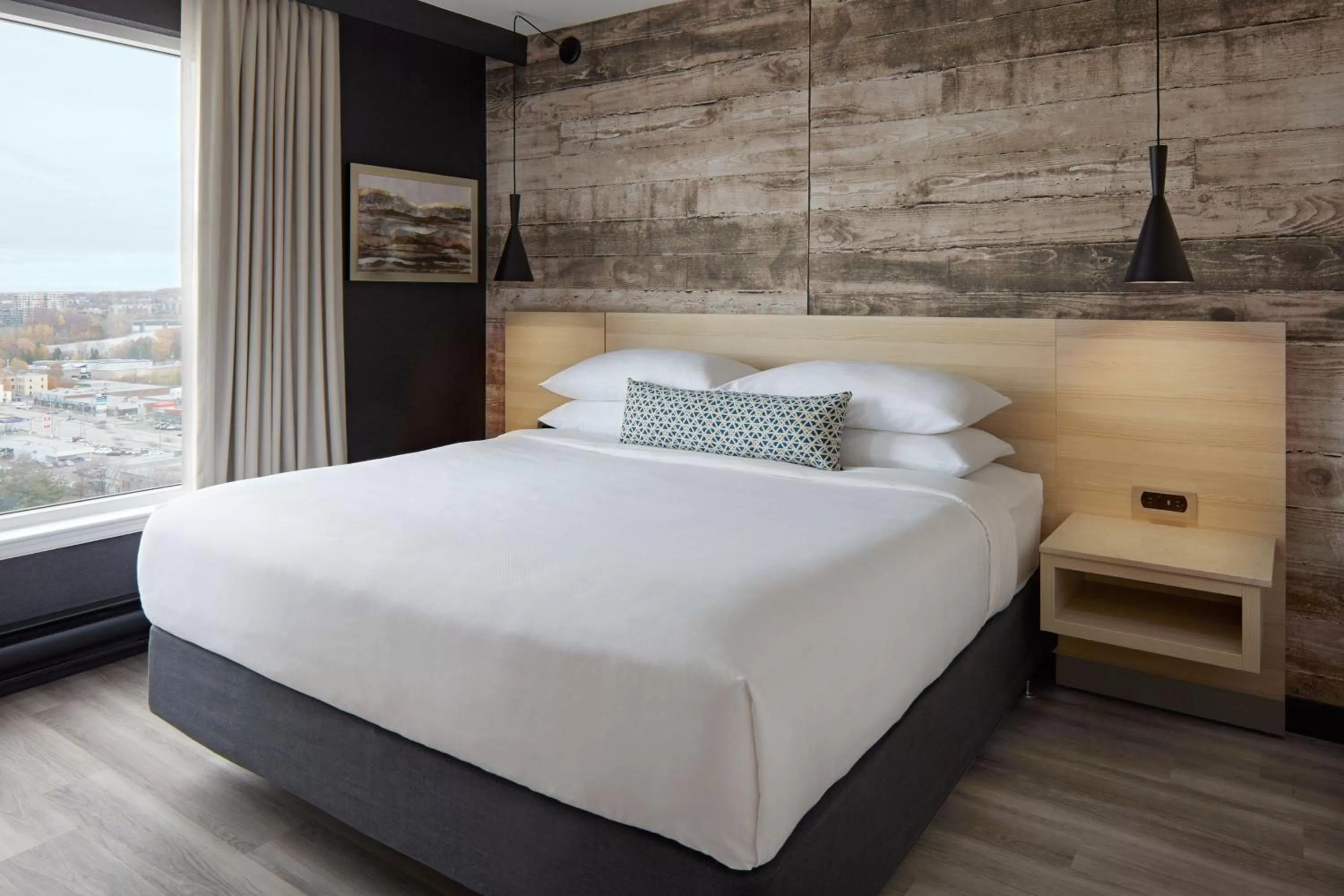 Bedroom, Bed in Delta Hotels by Marriott Sherbrooke Conference Centre