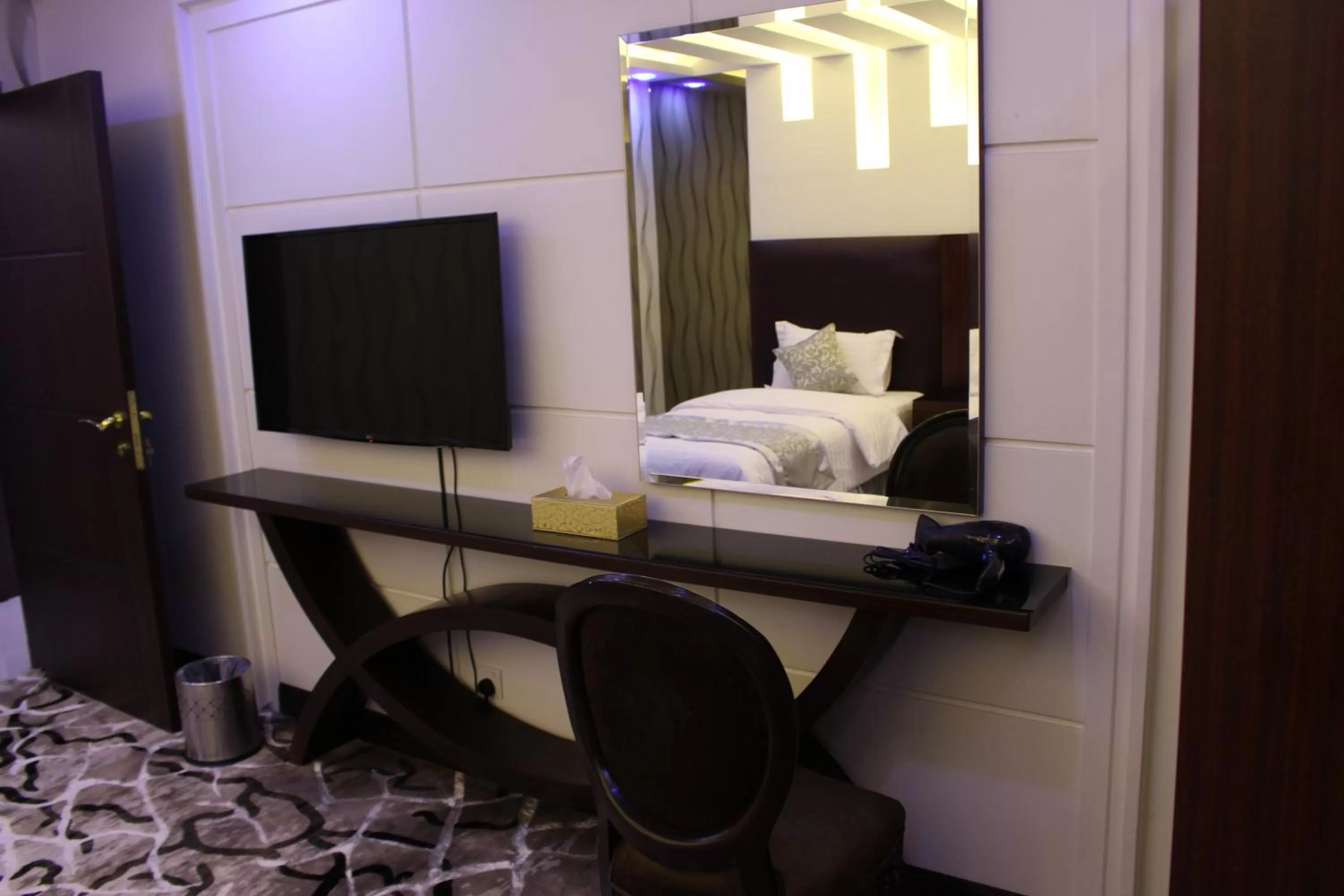 TV/Entertainment Center in Sama Hotel