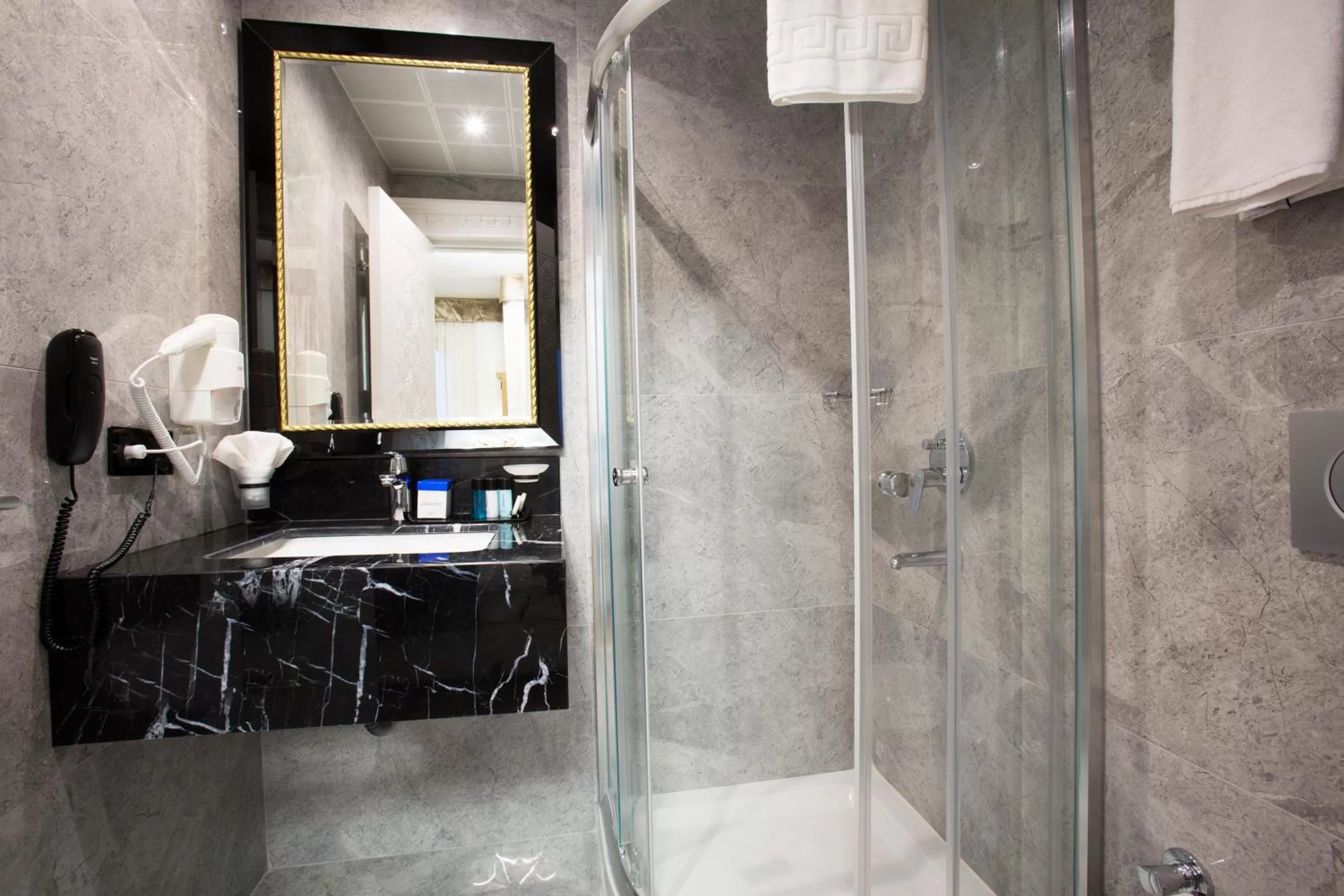 Shower in Eastanbul Suites