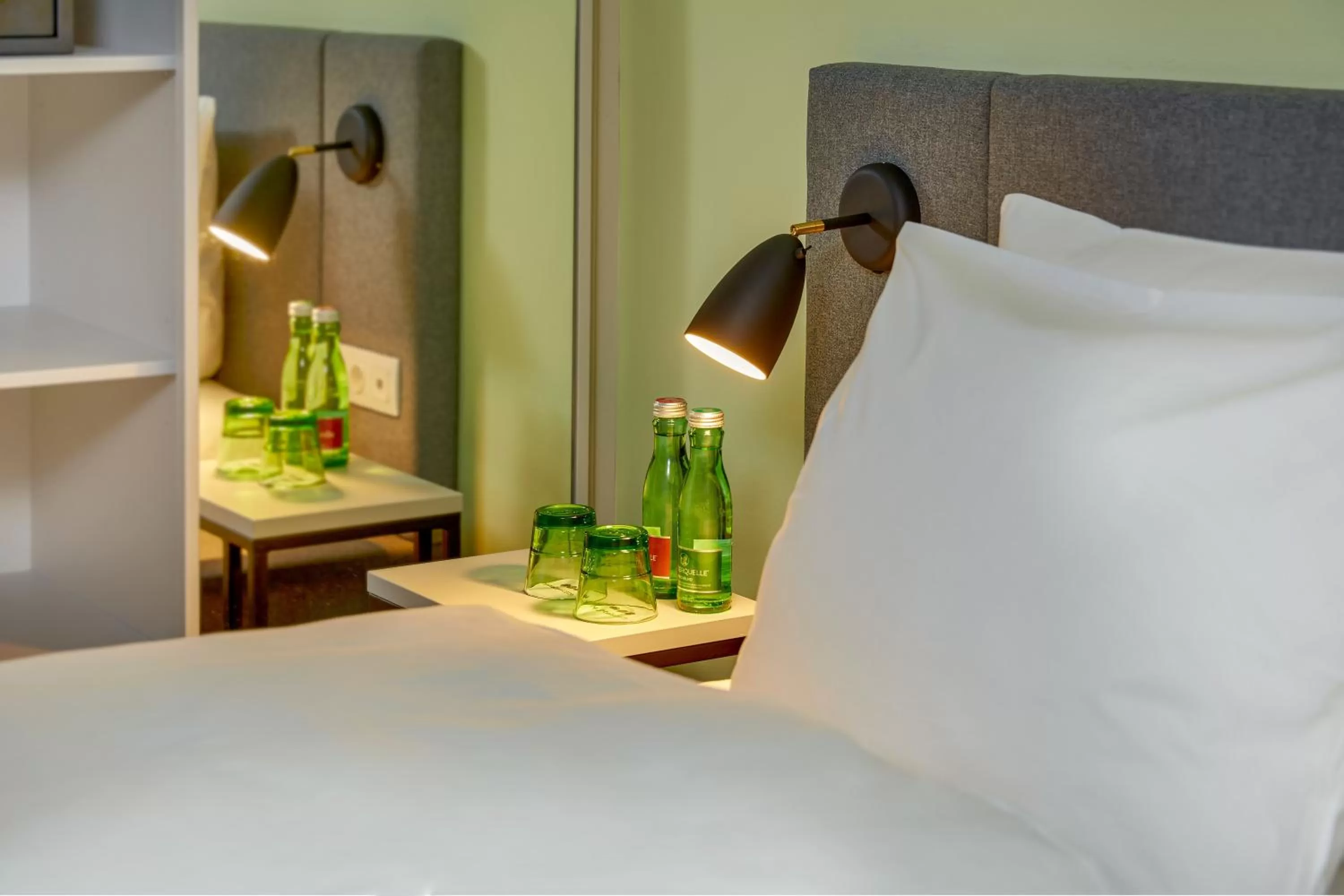 Photo of the whole room, Bed in H+ Hotel Wien