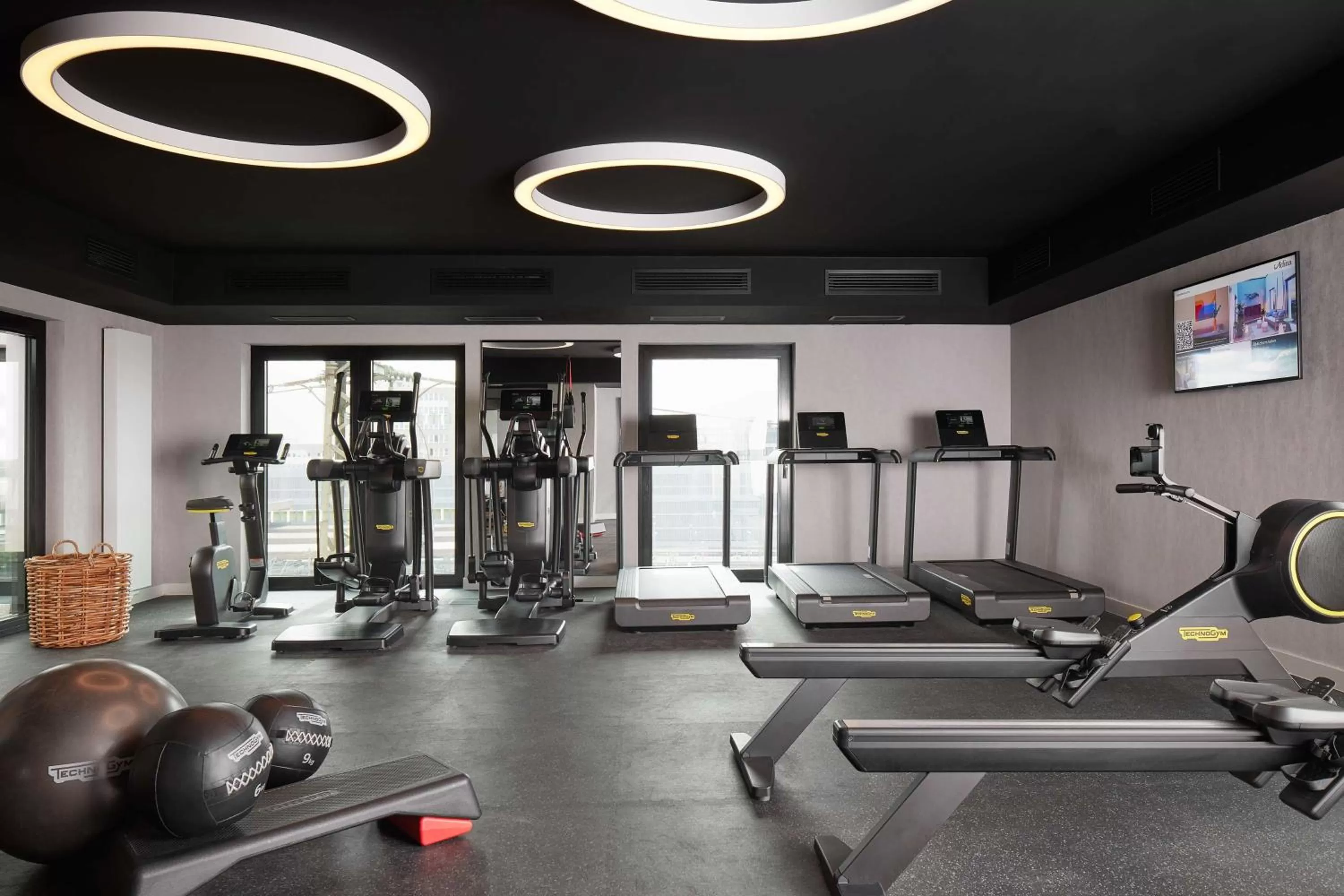 Spa and wellness centre/facilities in Adina Apartment Hotel Dusseldorf