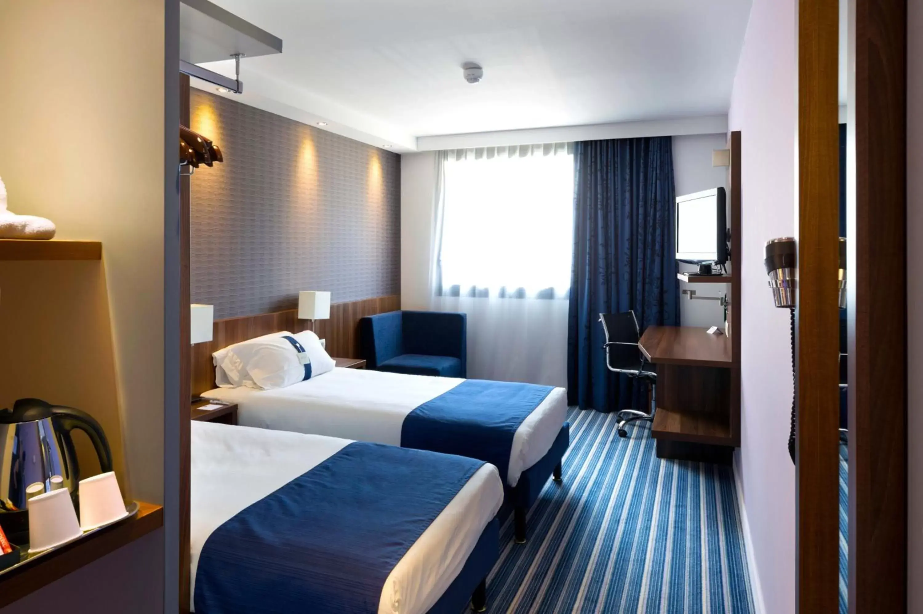 Twin Room - Non-Smoking in Holiday Inn Express Montpellier - Odysseum, an IHG Hotel Twin Room - Non-Smoking in Holiday Inn Express Montpellier - Odysseum, an IHG Hotel