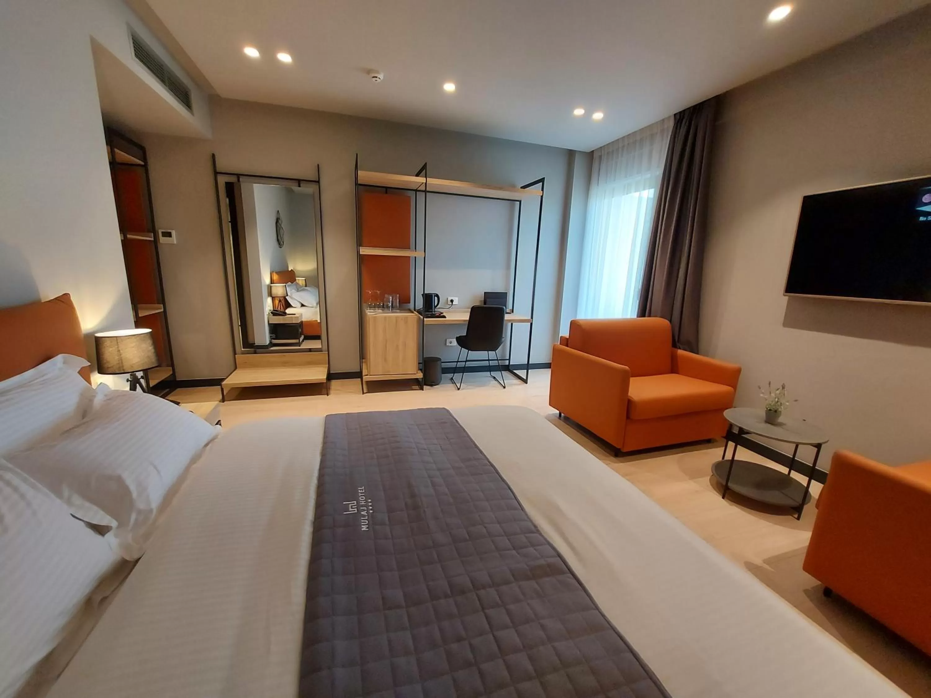 Photo of the whole room, Bed in Mulaj Hotel