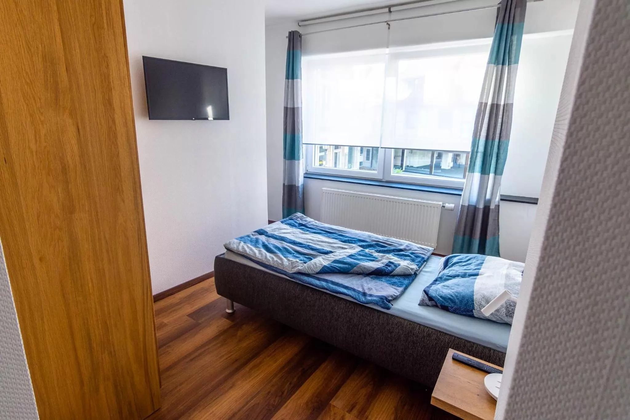 Single Room with Bathroom - single occupancy in Gästehaus Jagsttal