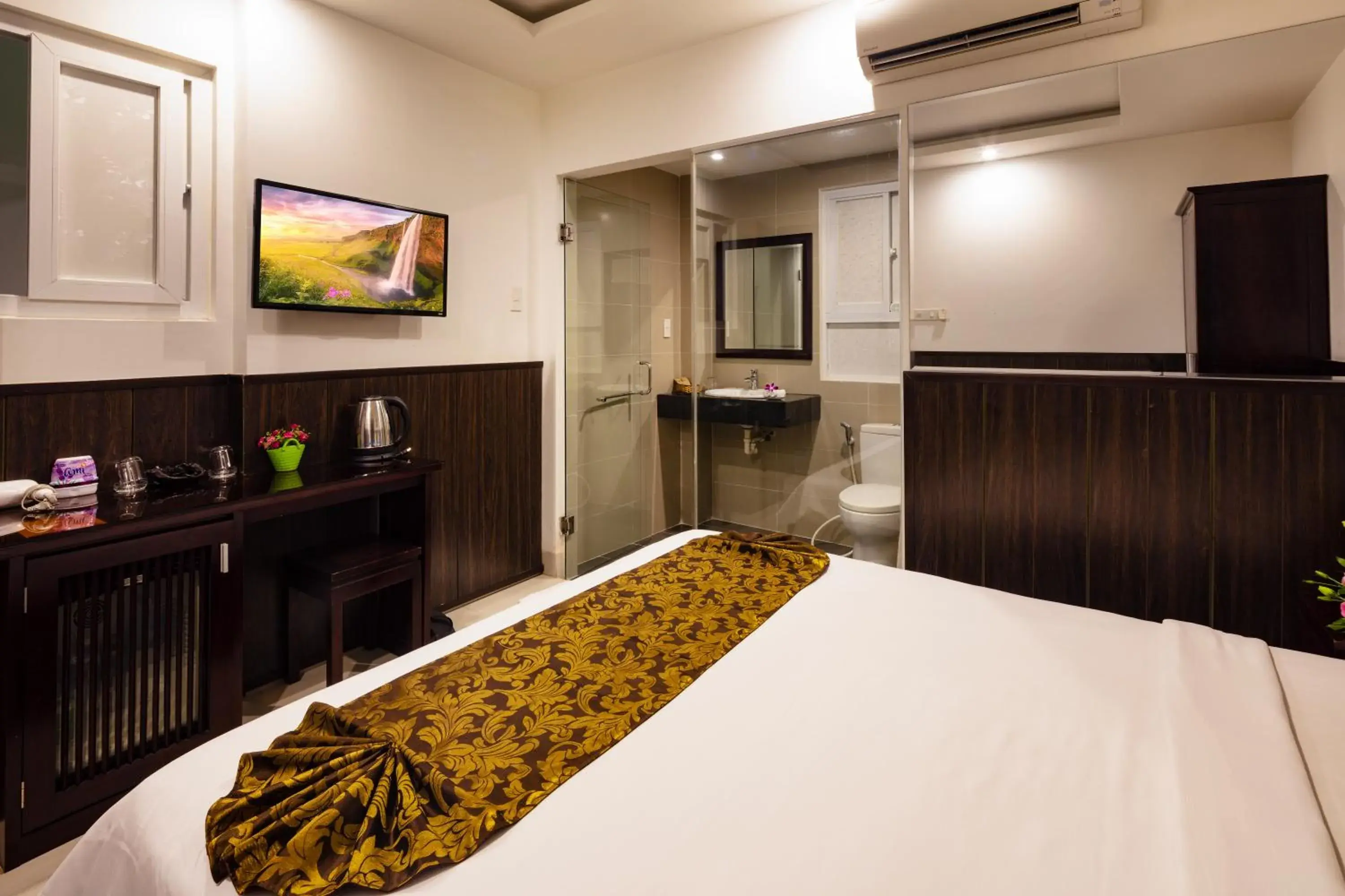 Superior Double Room in Azura Hotel Superior Double Room in Azura Hotel