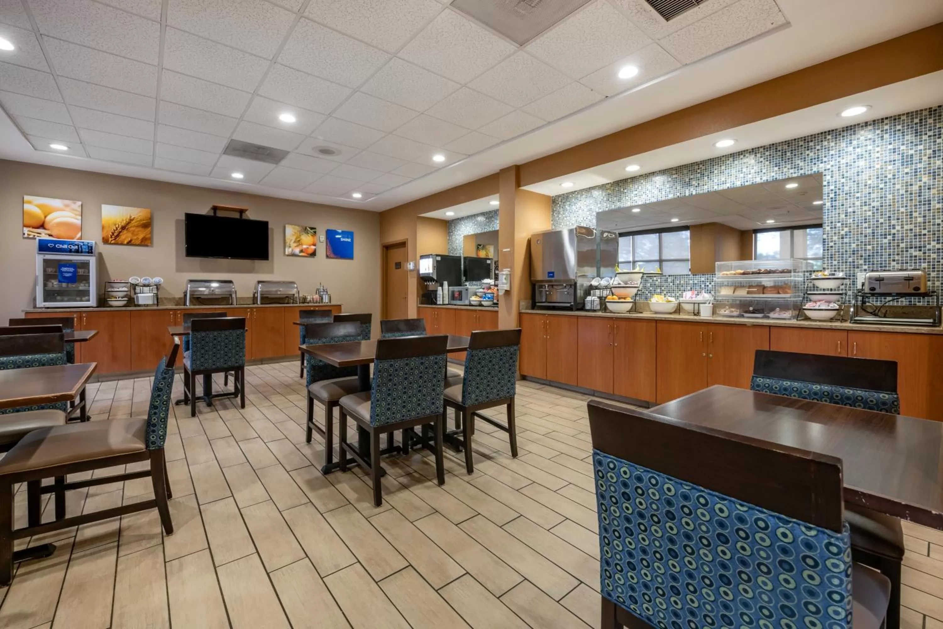 Breakfast in Comfort Inn & Suites Orlando North