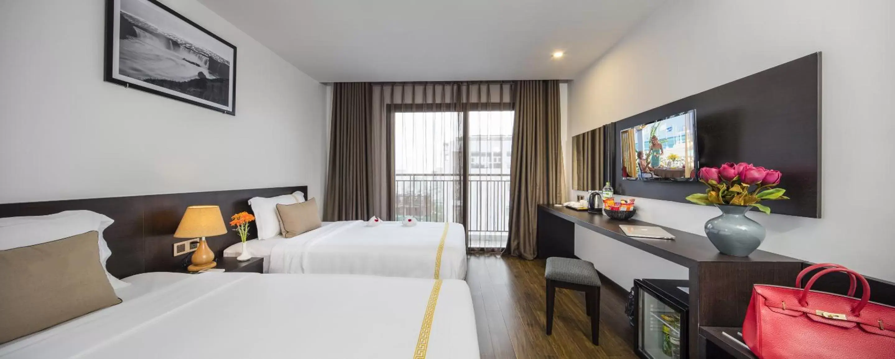 Twin Room with Balcony in La Sera Hotel Twin Room with Balcony in La Sera Hotel