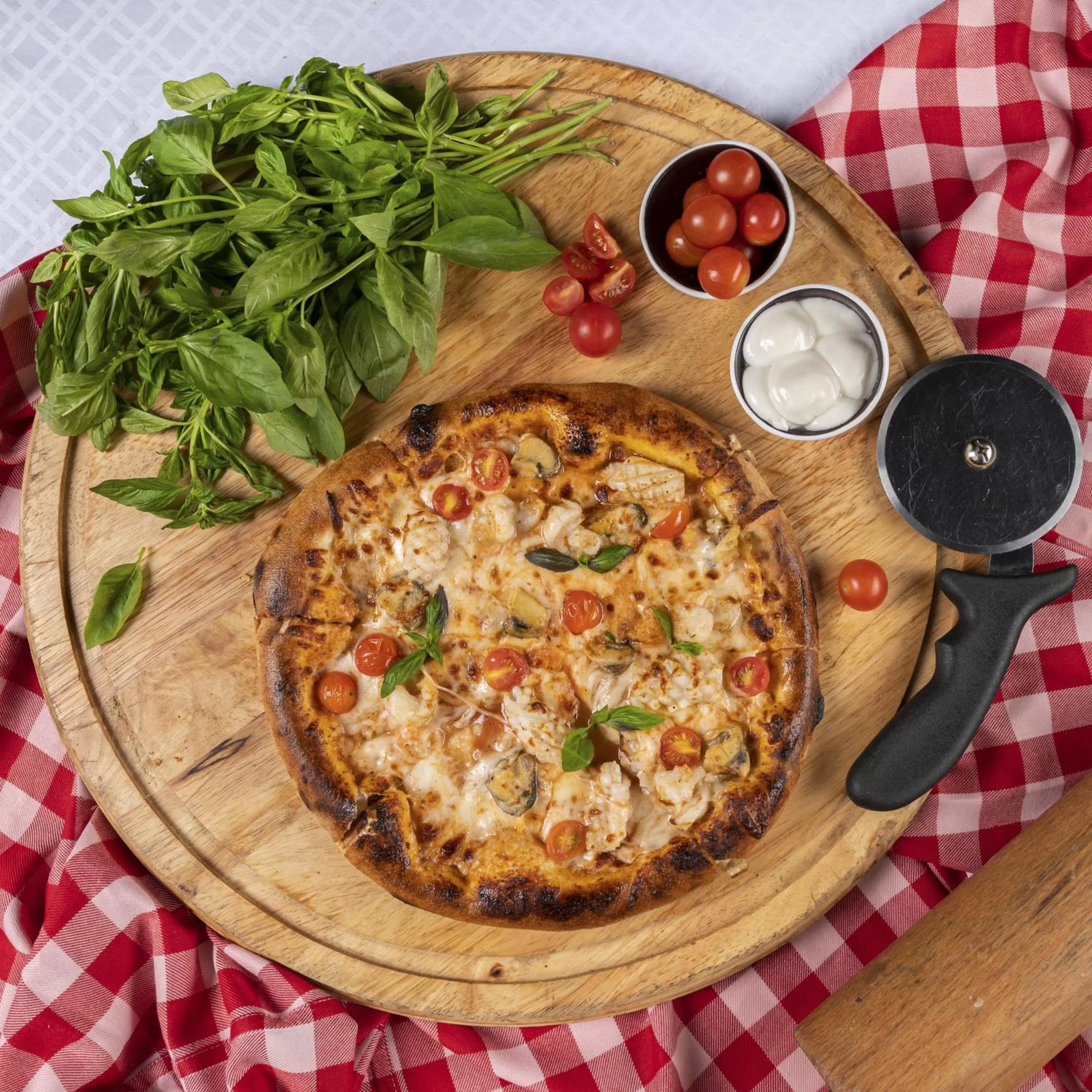 Restaurant/places to eat in Crowne Plaza Dubai Deira by IHG