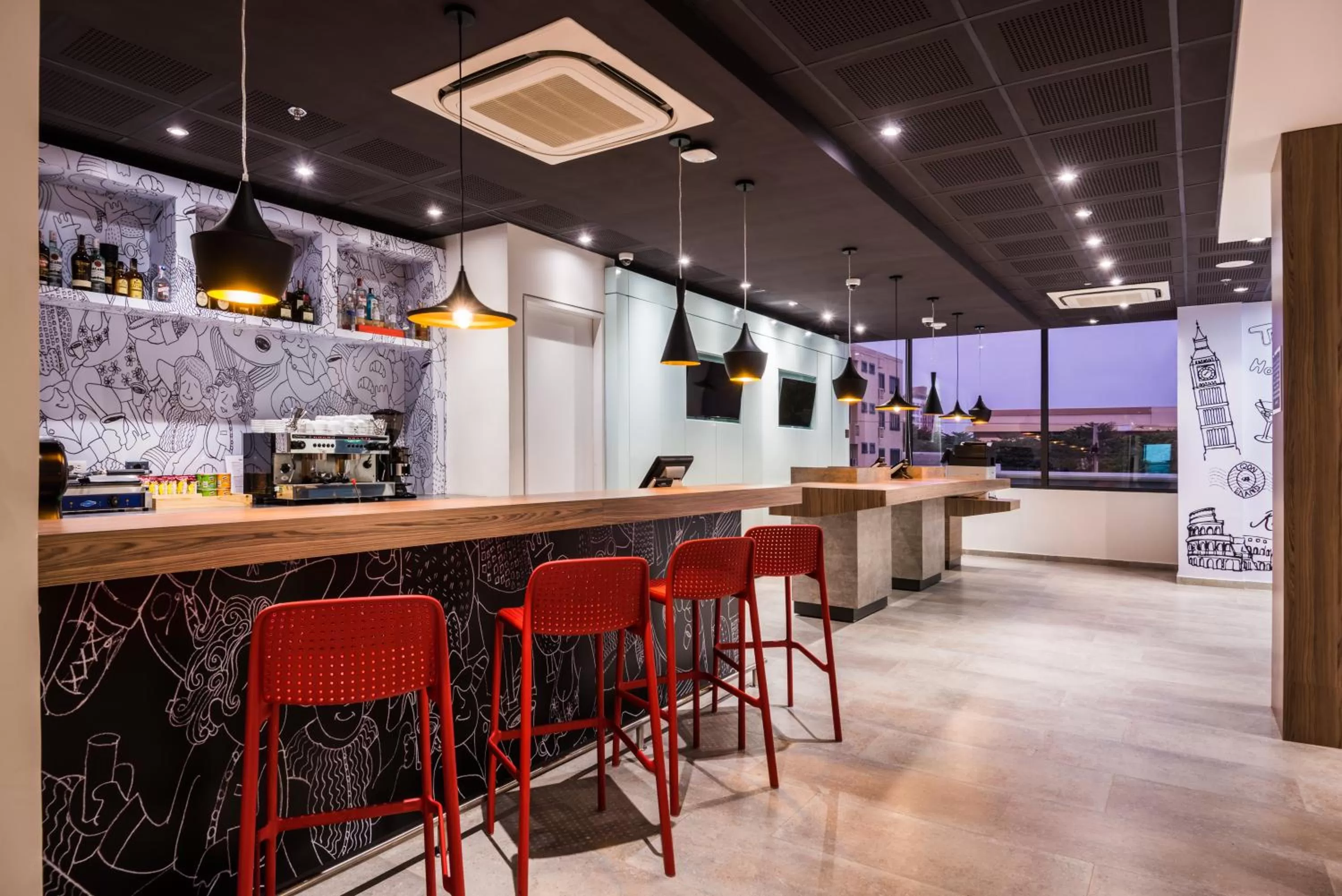 Lounge or bar in ibis Barranquilla