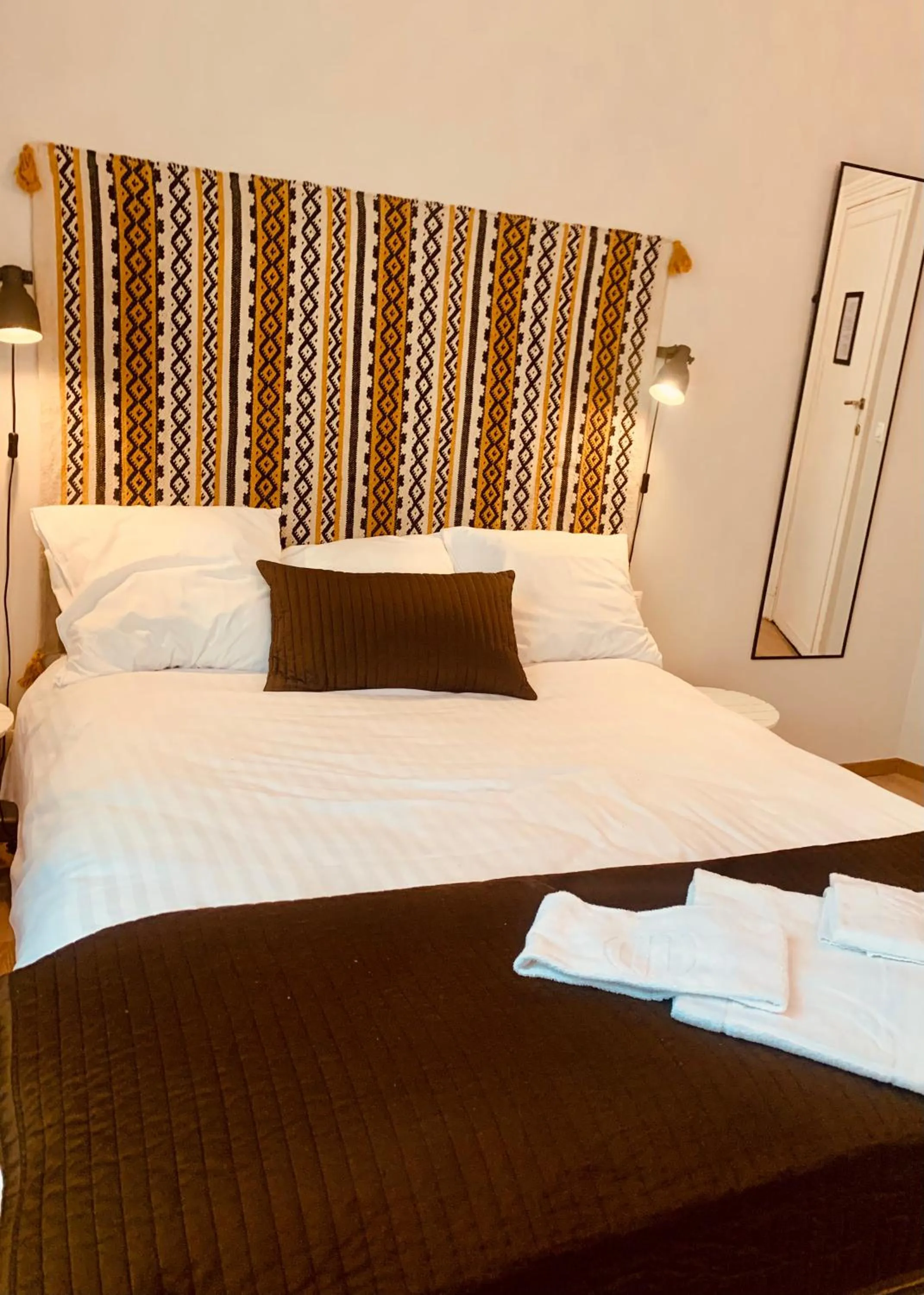 Bed in Hotel Du Parlement