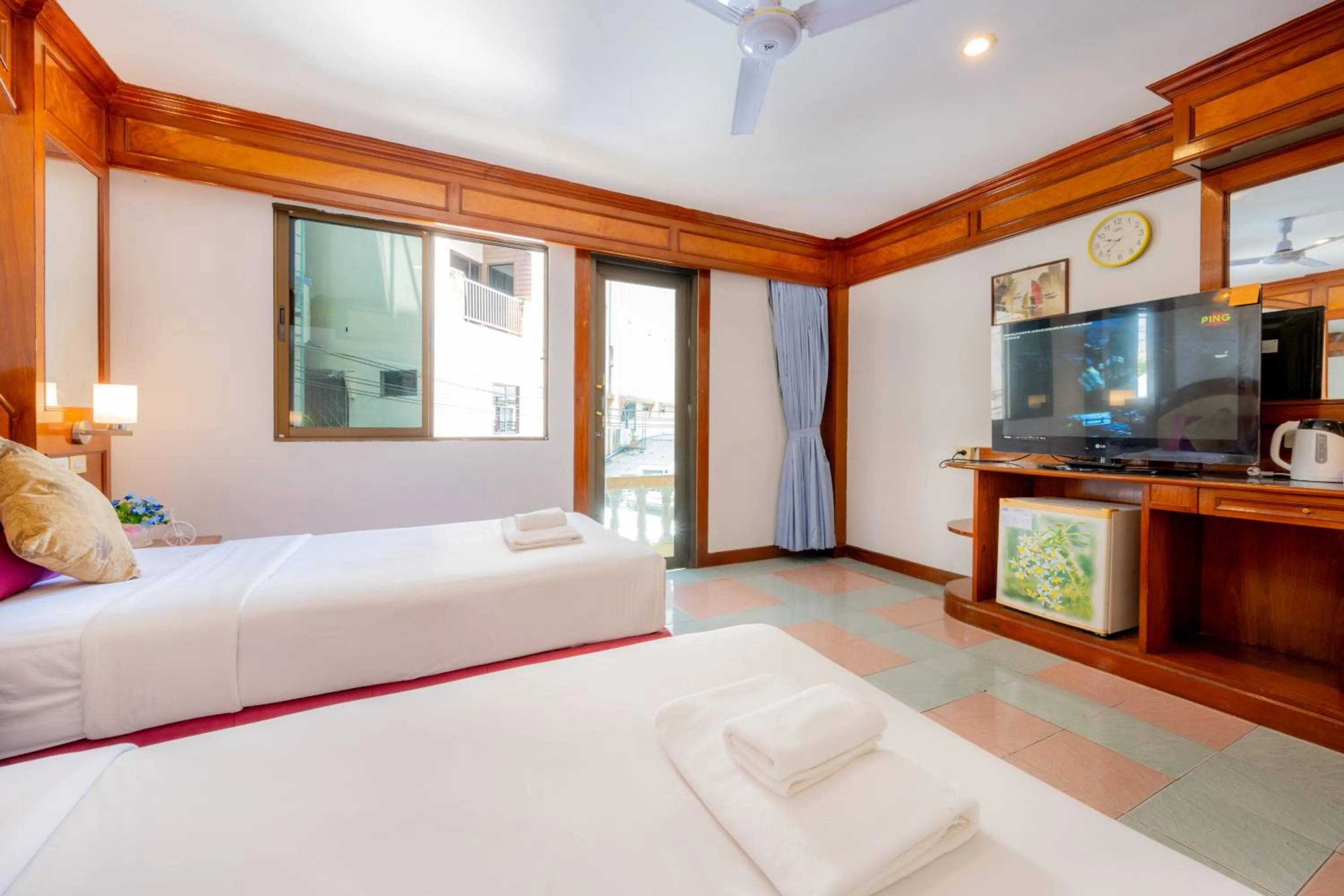 Bedroom, Bed in Lamai Hotel