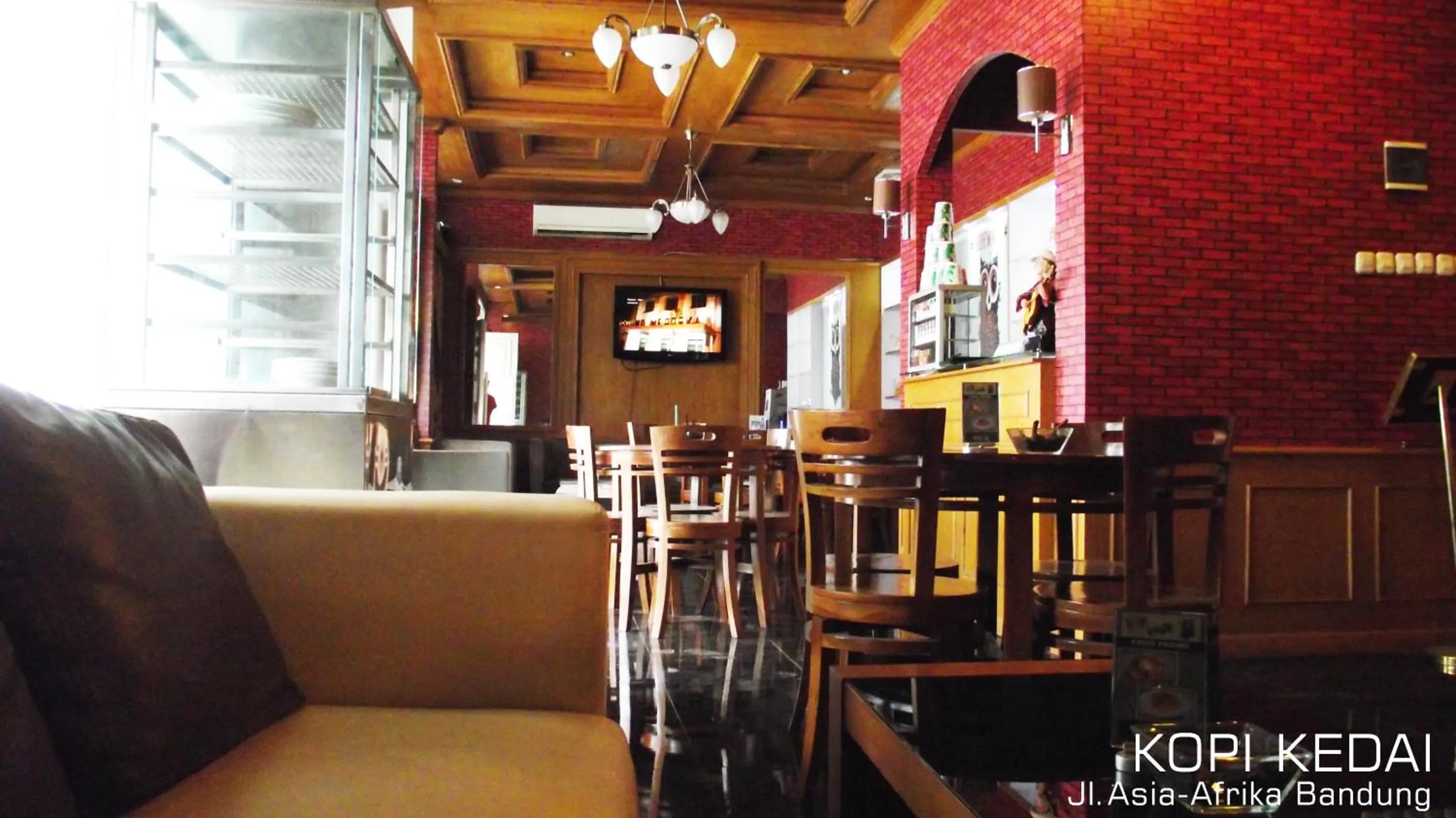 Restaurant/places to eat in Golden Flower by KAGUM Hotels