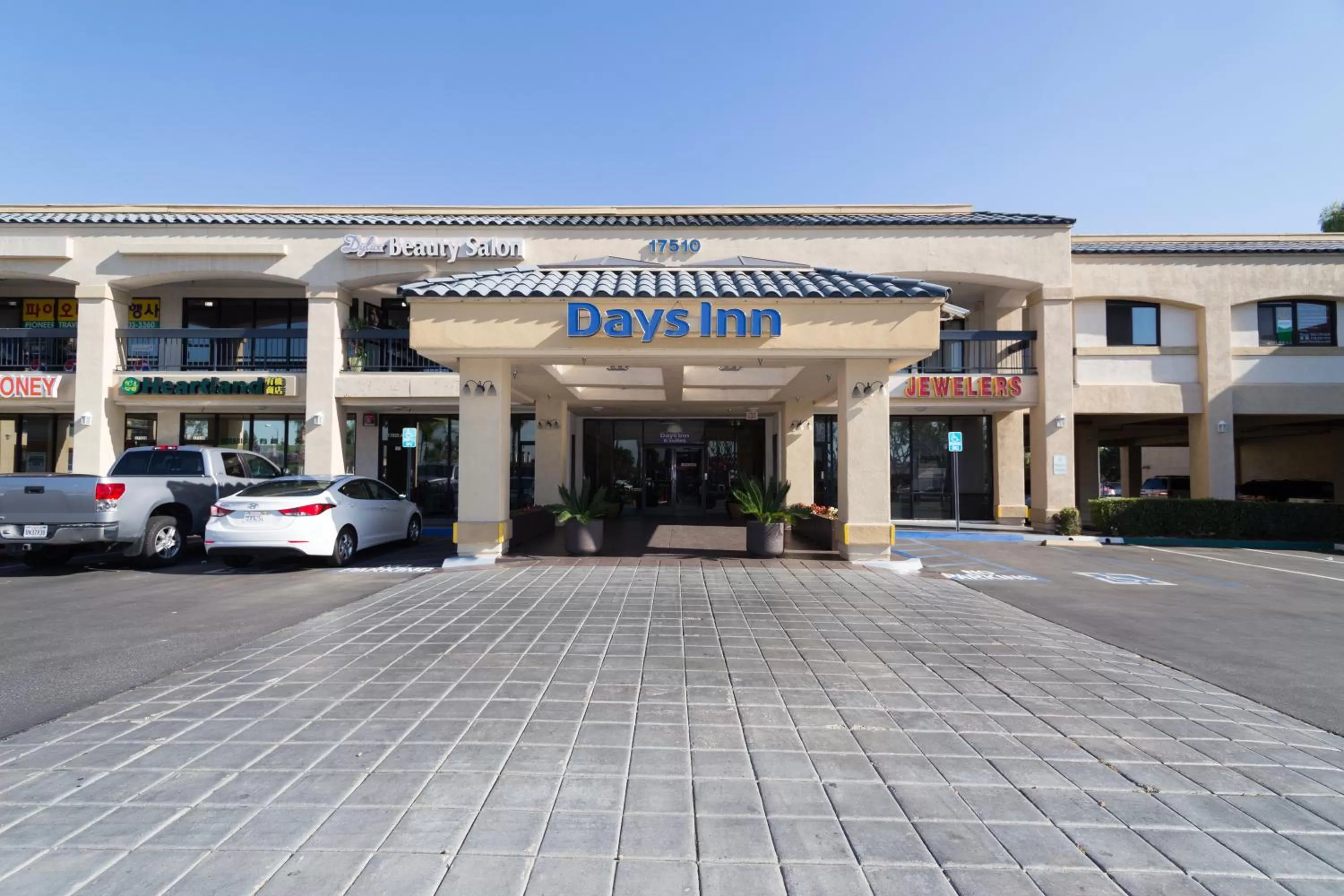 Street view in Days Inn & Suites by Wyndham Artesia