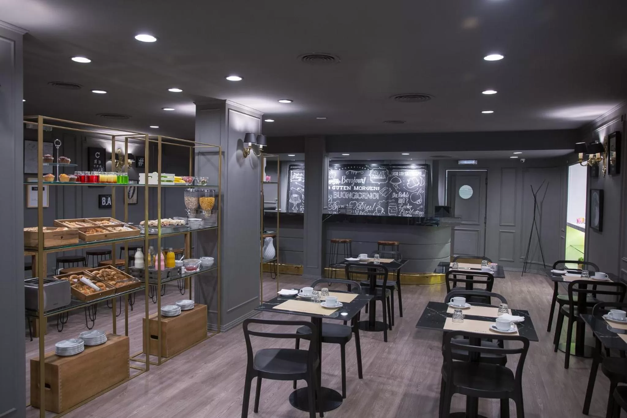 Restaurant/places to eat in Carsson Hotel Downtown Buenos Aires