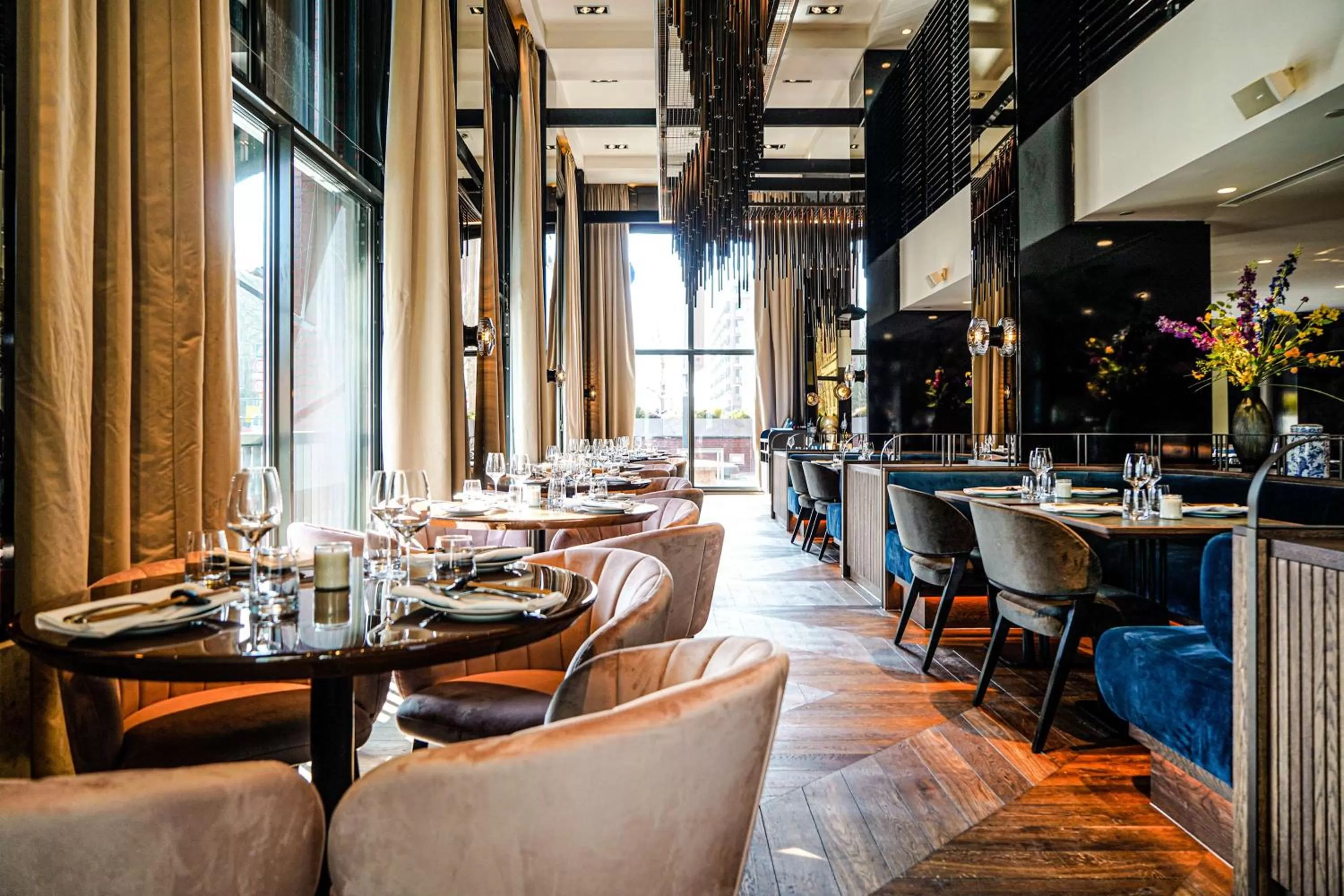 Restaurant/places to eat in Hilton The Hague