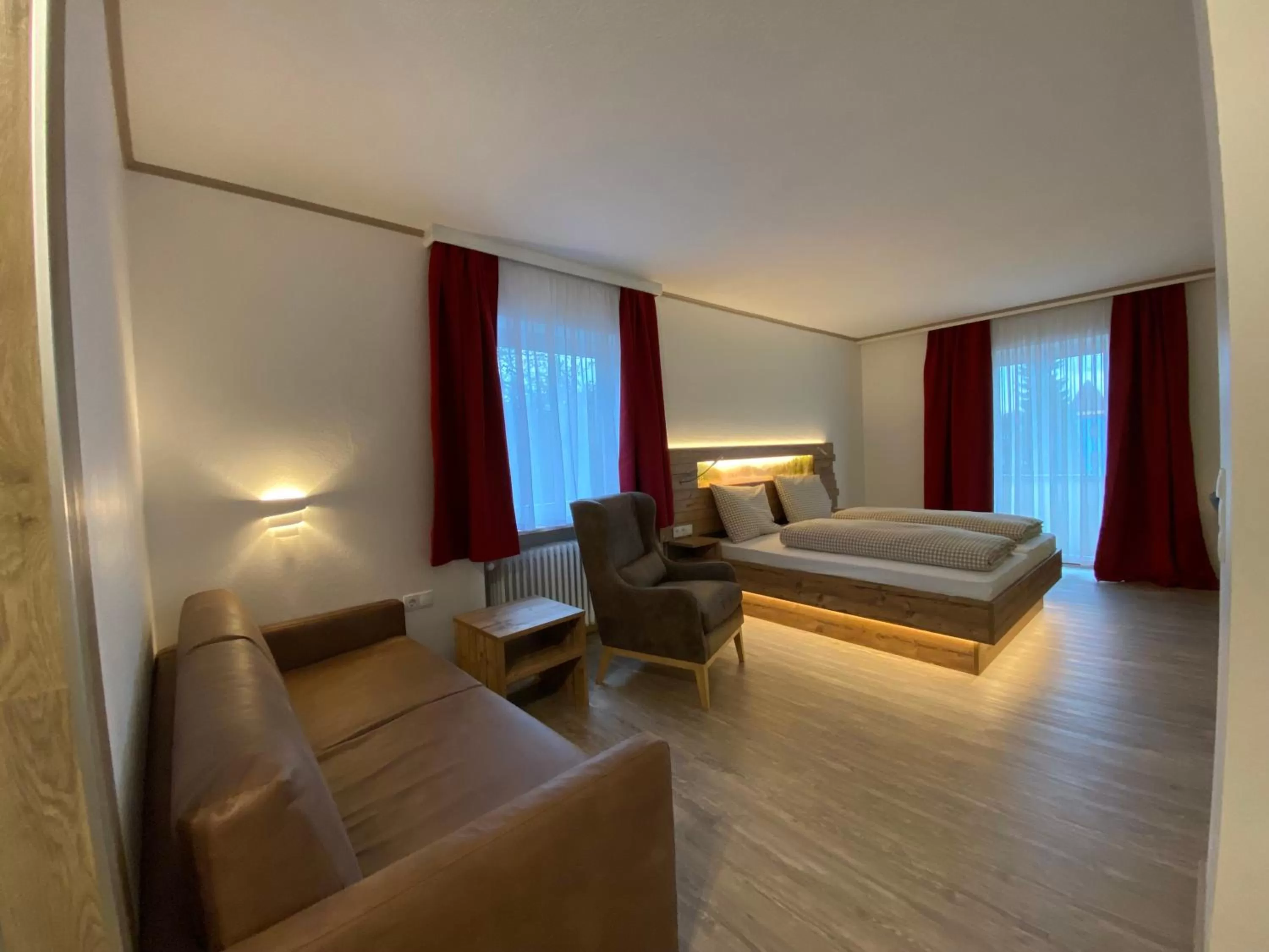 Bedroom, Bed in Hotel-Landgasthof Ploss