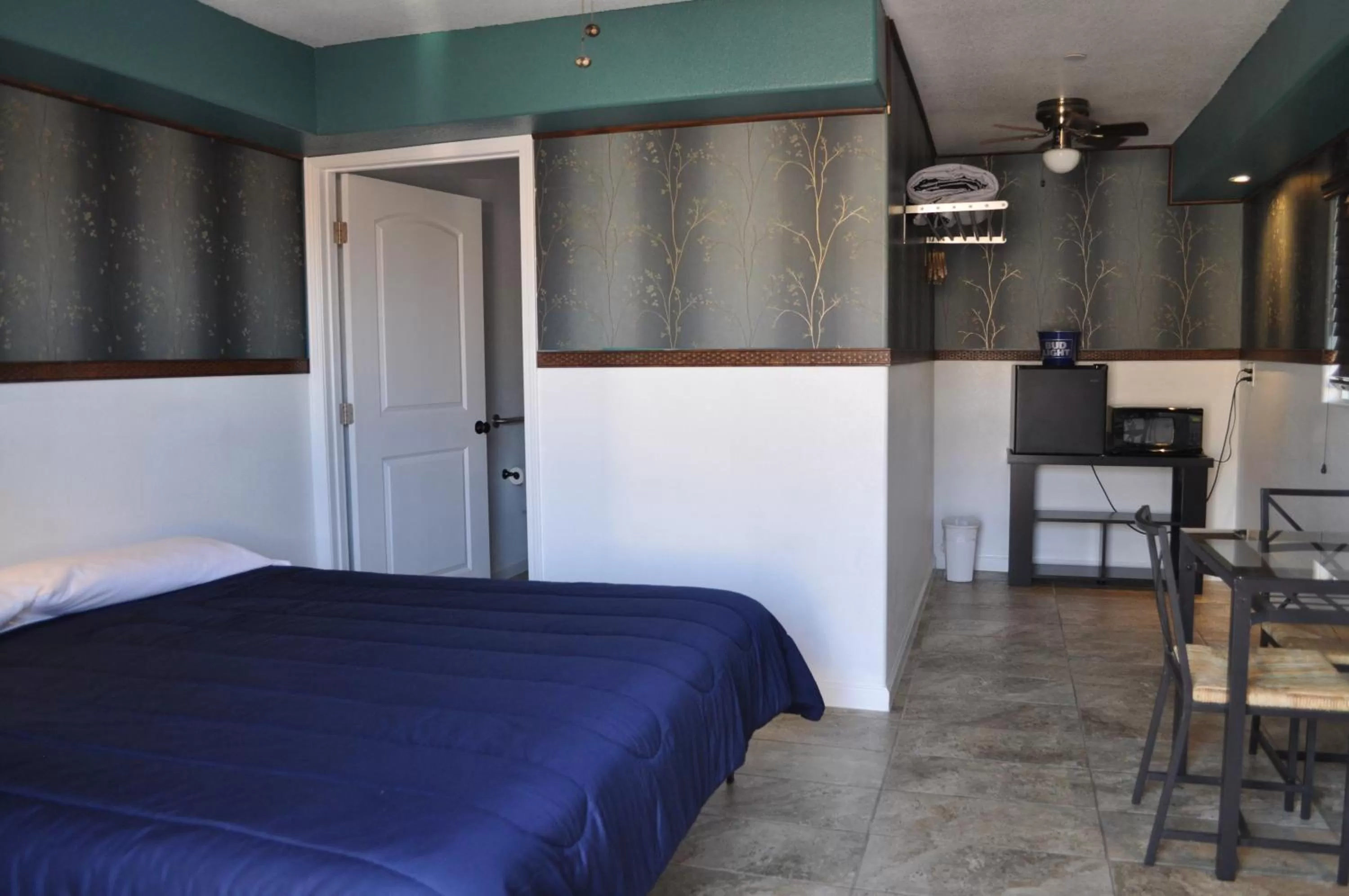 Photo of the whole room, Bed in K7 Bed and Breakfast